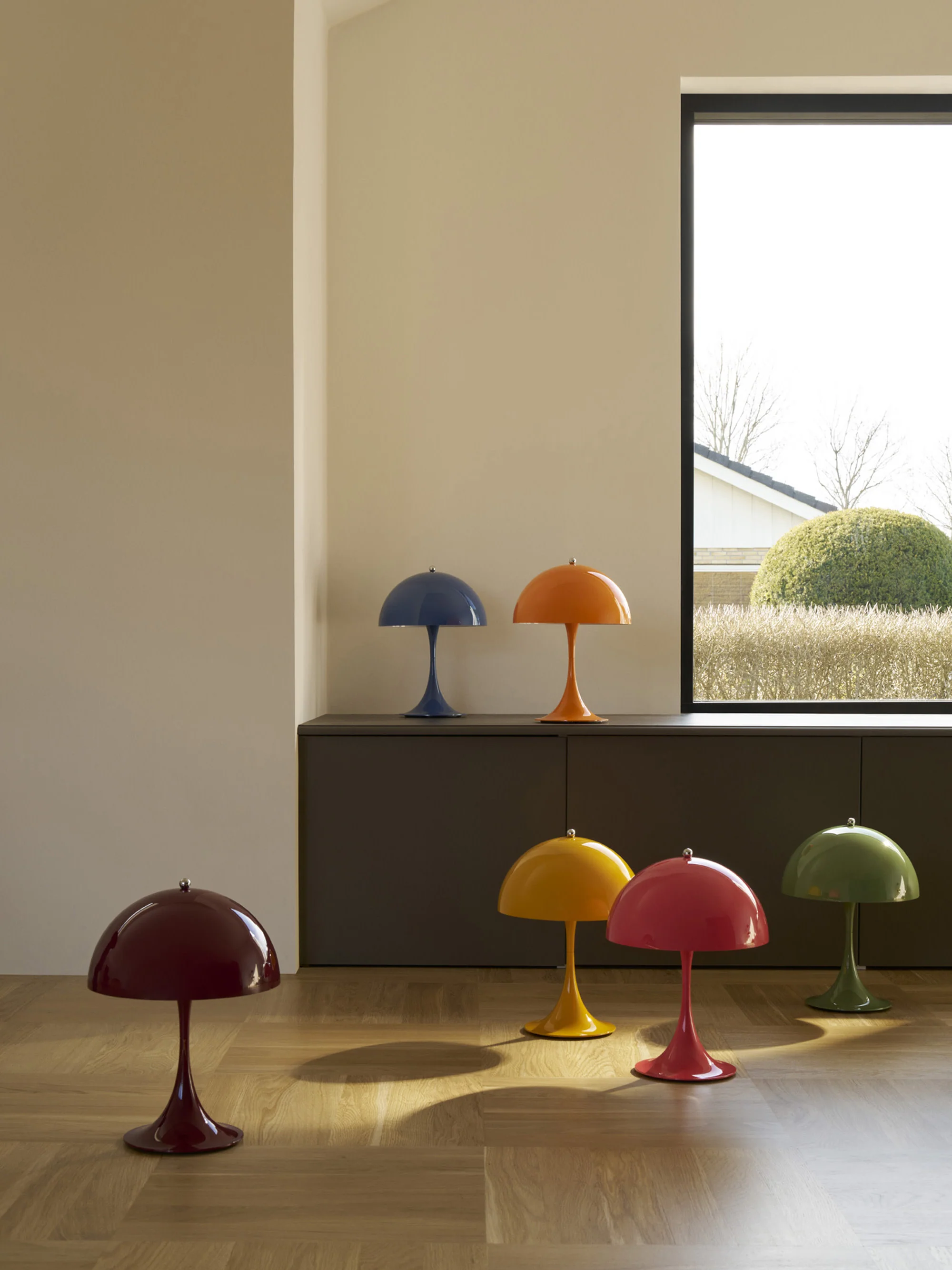 Mobile dimmbare LED-Tischlampe Panthella 250, Design Verner Panton