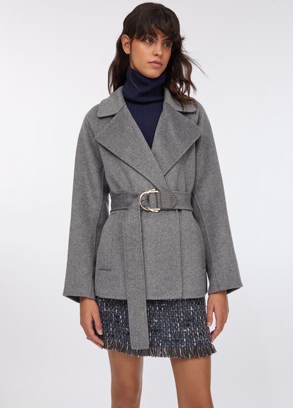 Cappotto in lana con cintura