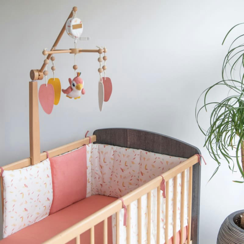 - Mobile musical perroquet