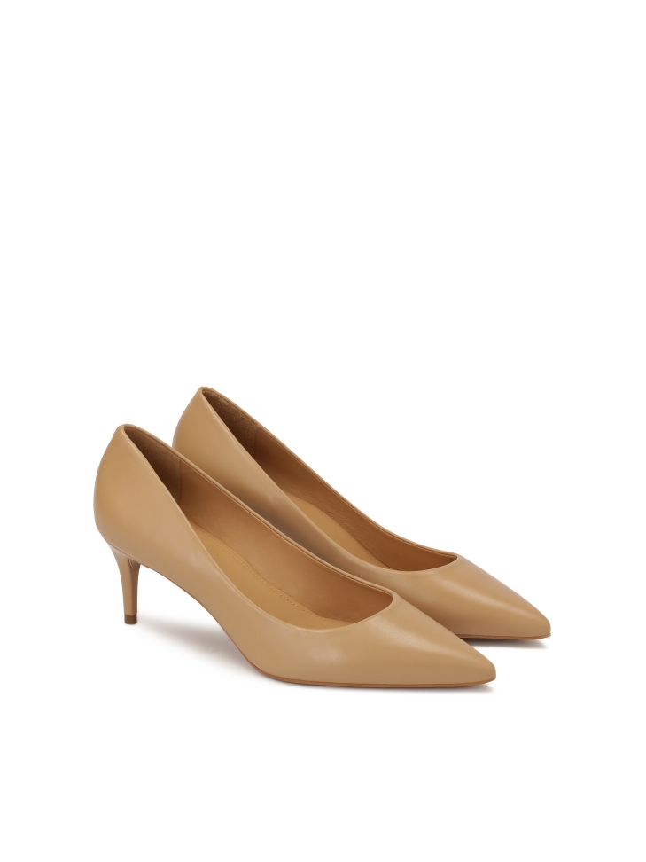 Beige low stiletto pumps
