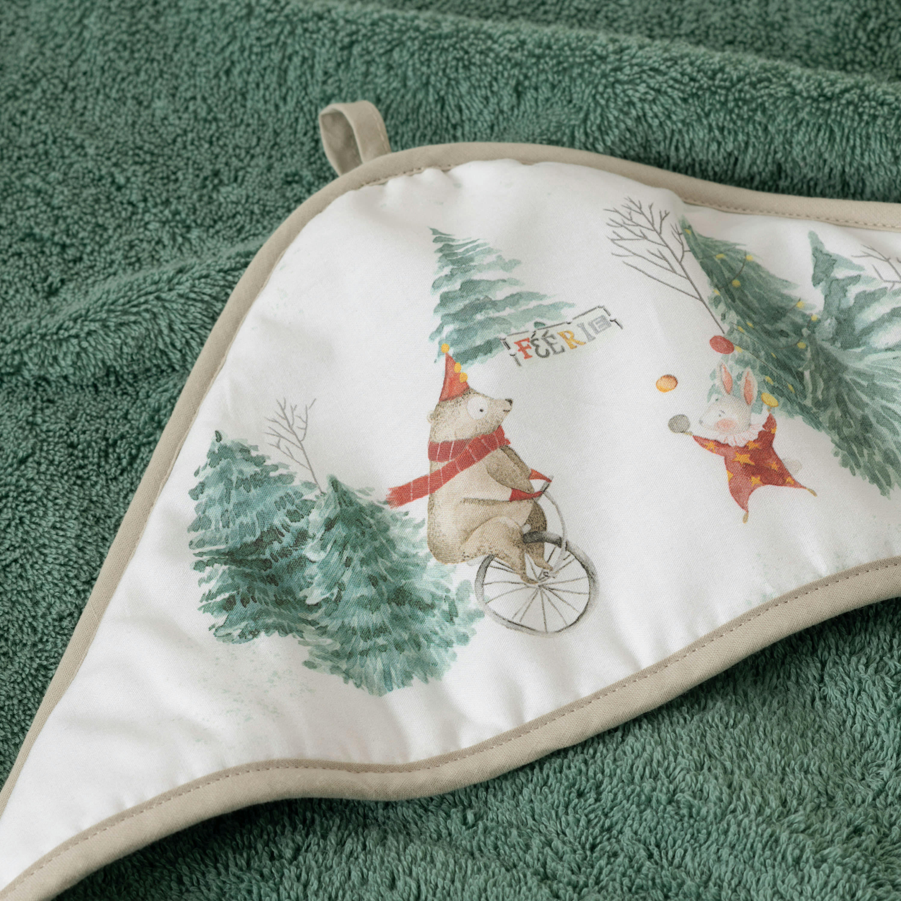 FEERIES - Cape de bain Vert Tendre bouclette imprimé vert 80 x 80 cm