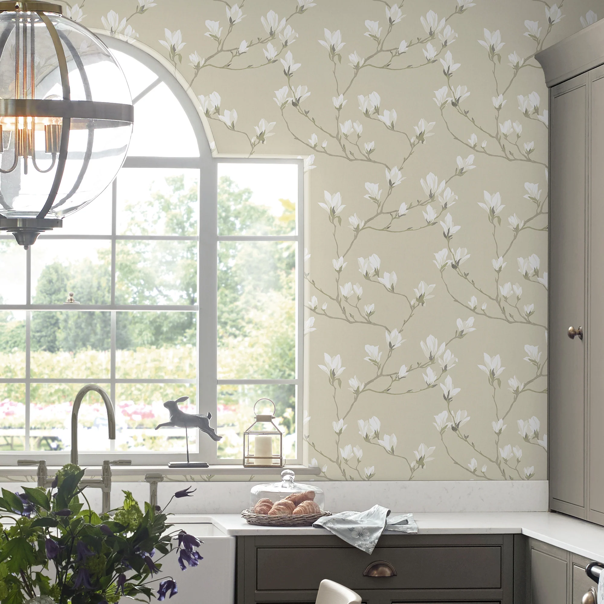 LAURA ASHLEY Papier peint intissé MAGNOLIA GROVE sable beige
