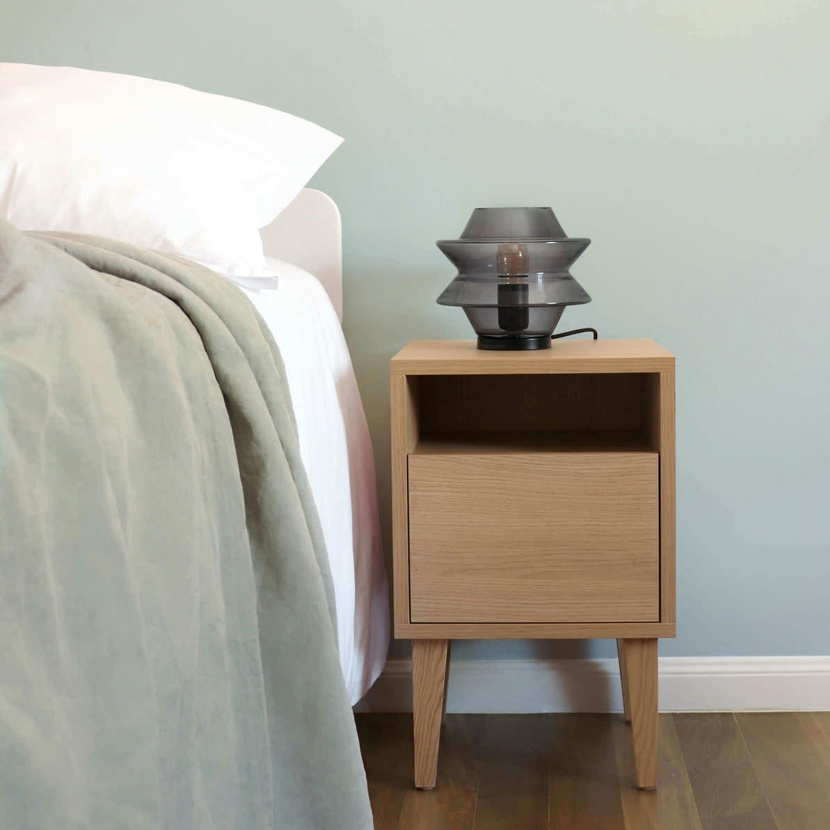 KLEE - Table de chevet - 1 porte Couleur chêne naturel -55x35x32