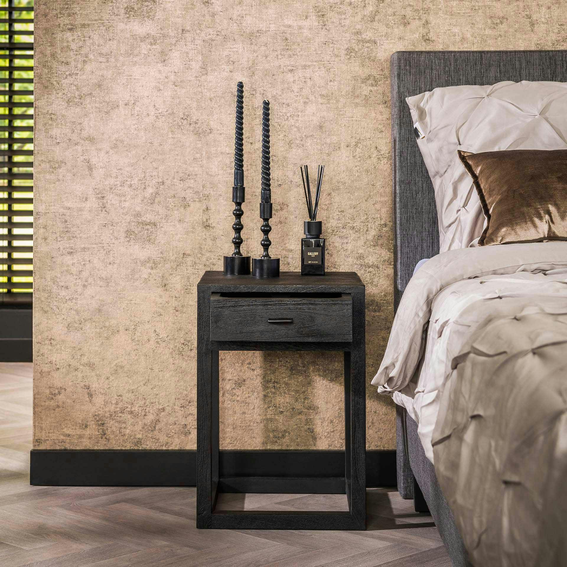 Table de chevet noire en bois WOODY