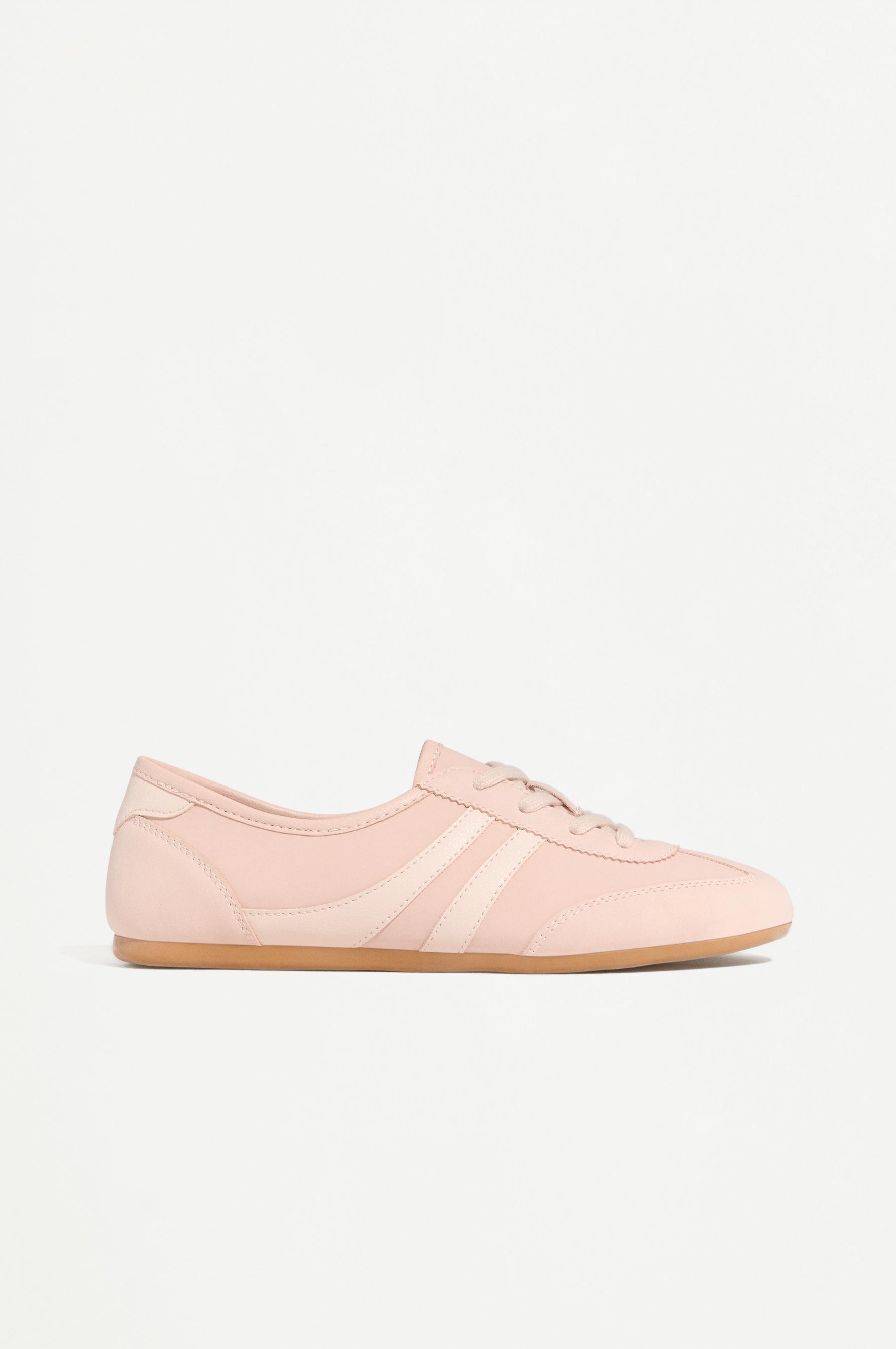 Zapatill detalle lateral