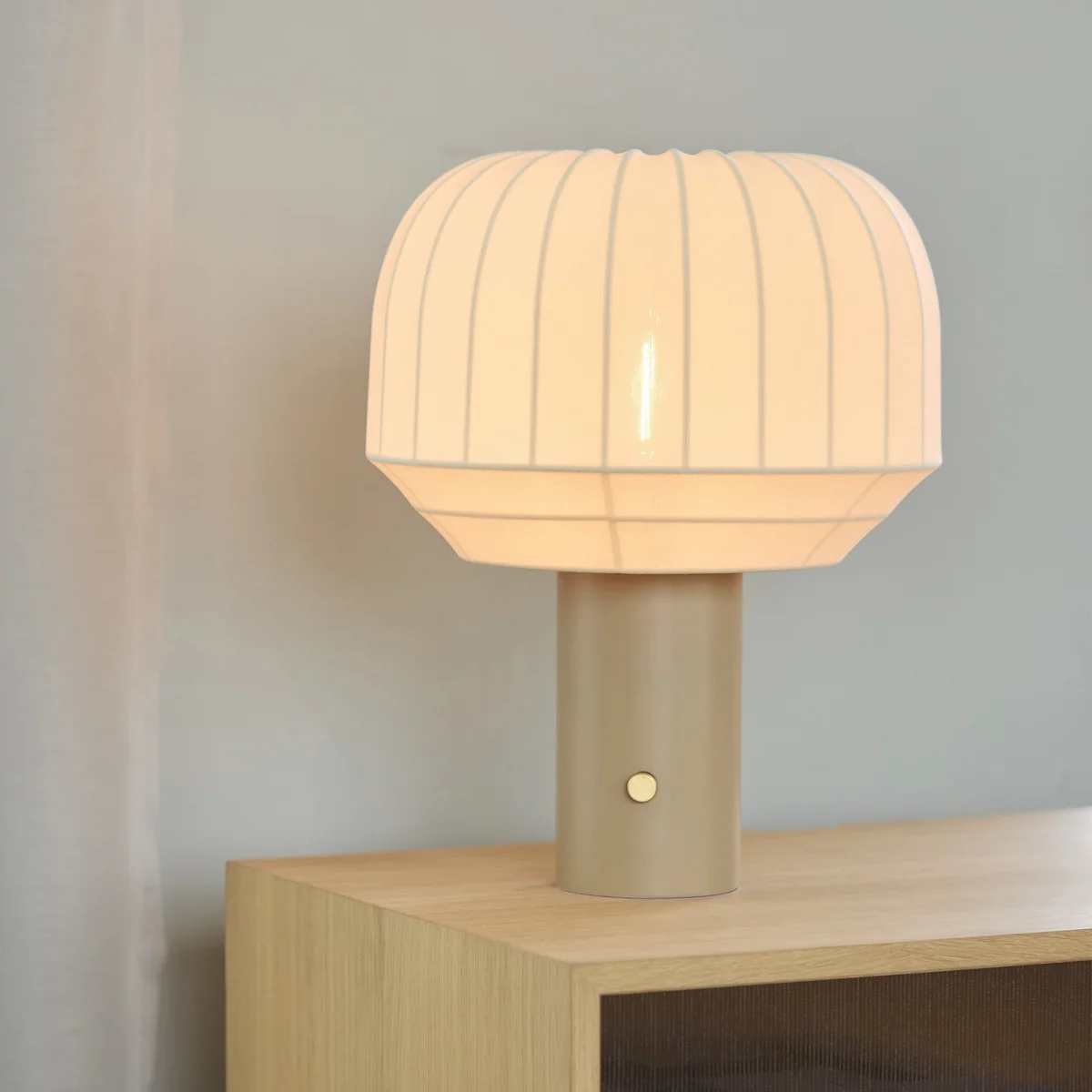 Northern - Tradition Tischleuchte, Ø 29 cm / H 39 cm, off-white / graubeige