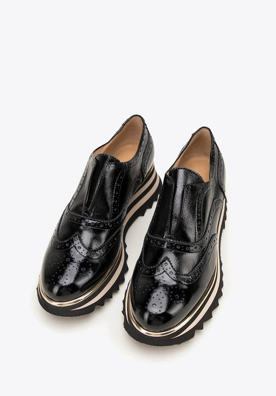 Damskie wsuwane sneakersy z lakierowanej skóry czarne