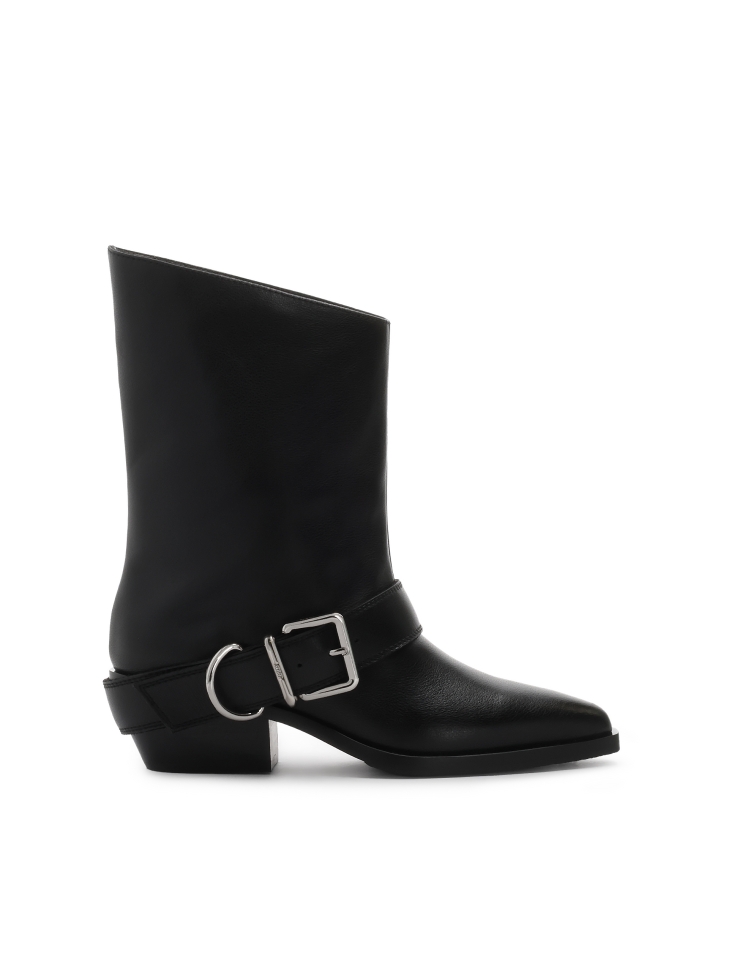 Leather boots in cowboy style