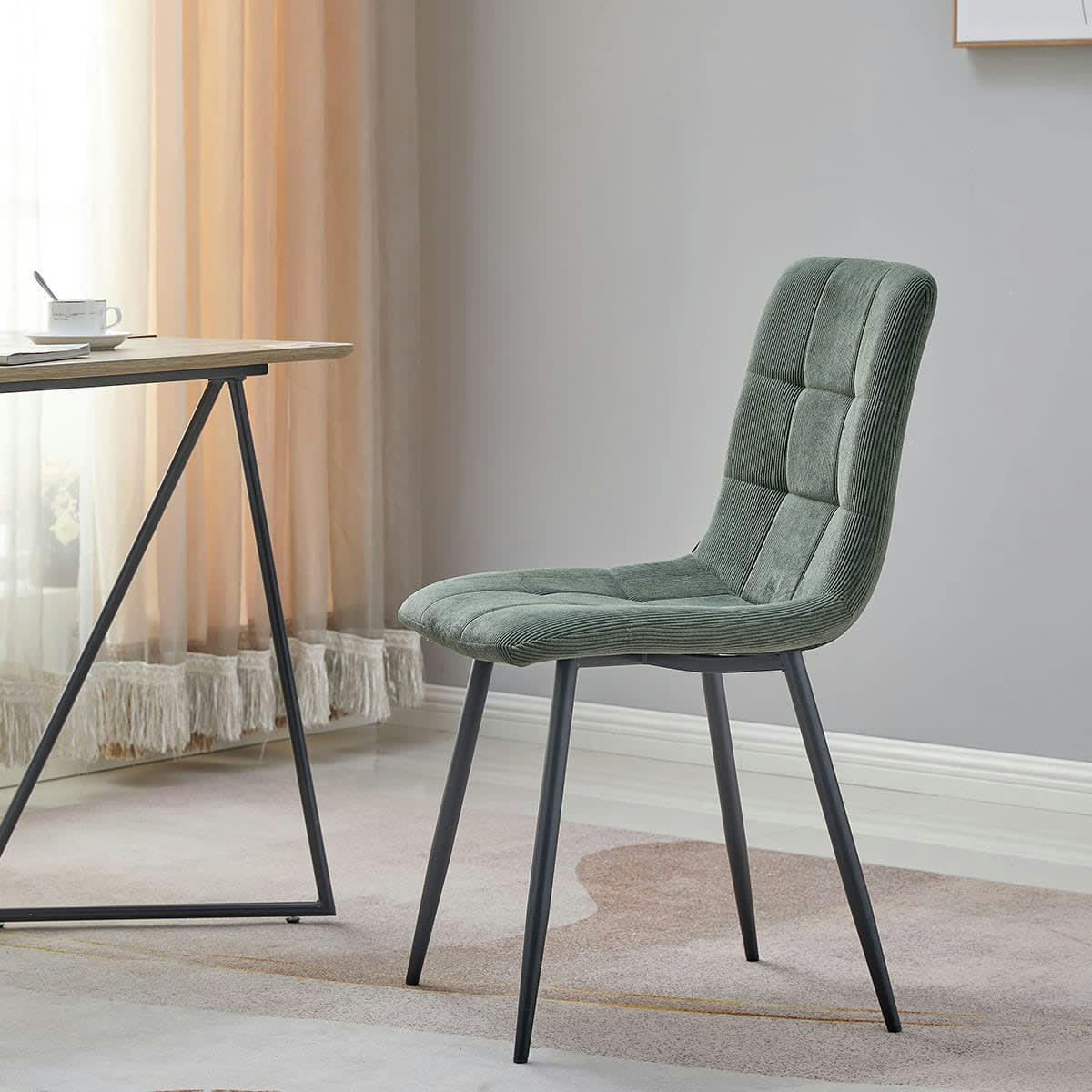 IGGY - Lot de 2 chaises en velours côtelé vert, piètement noir