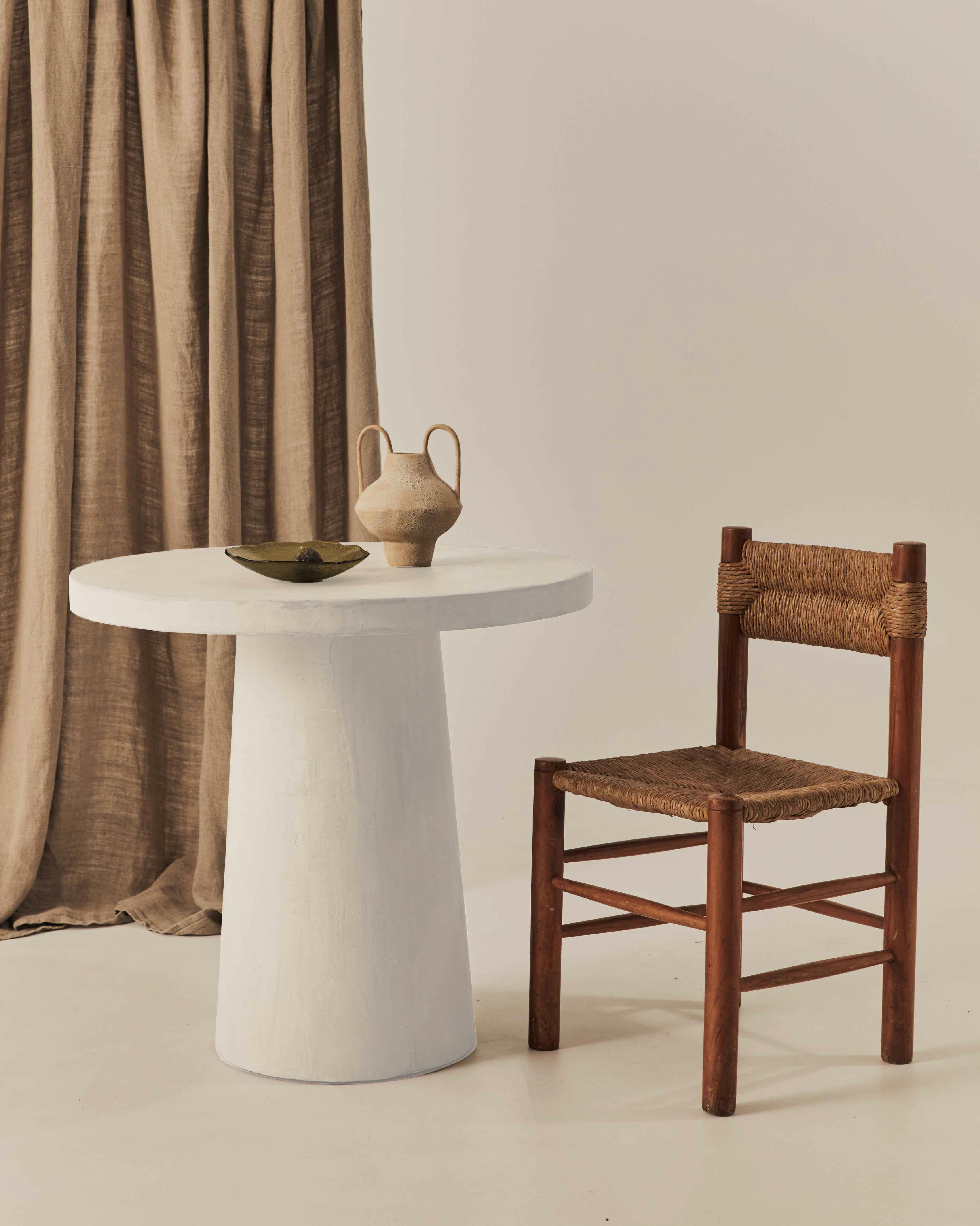 CORE BY MARLOT BAUS - Table à manger du microciment couleur blanc 160 cm