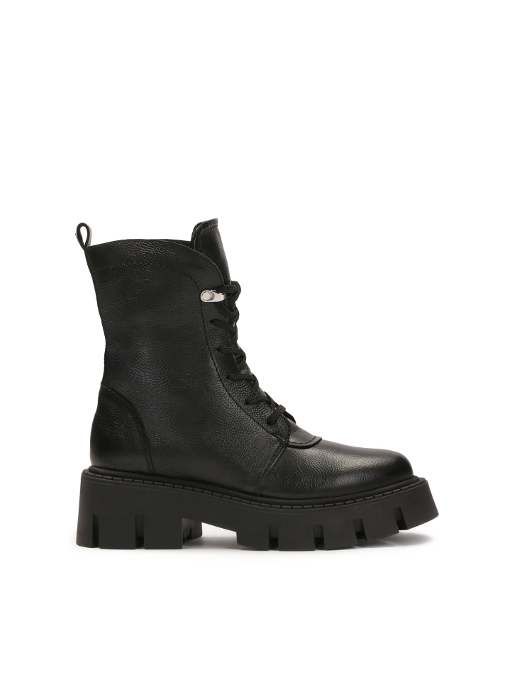 Leather boots with zipper and lacing