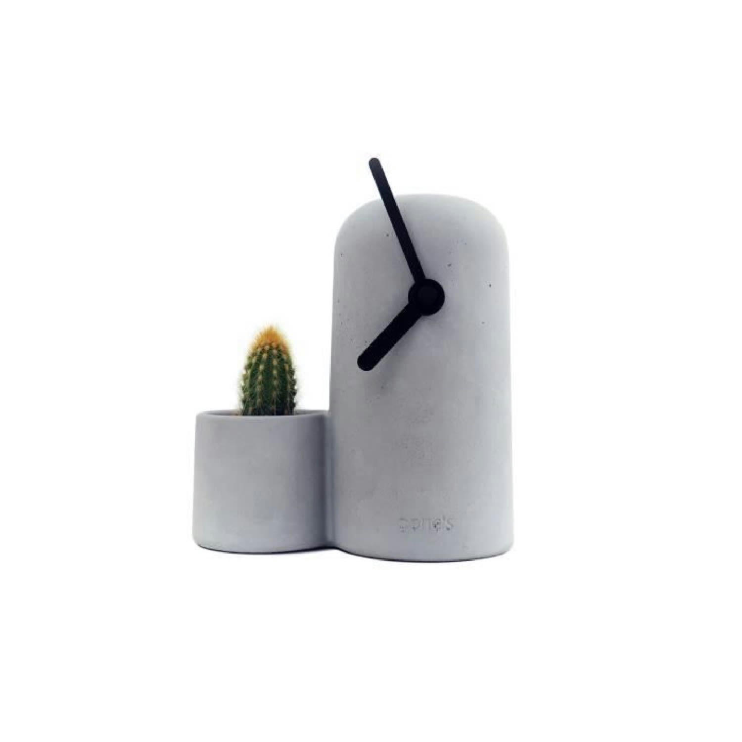 SILO - Horloge en béton aiguilles noires