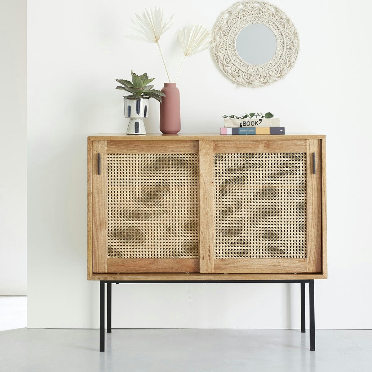 HANA - Commode en mindi massif et cannage 100 cm