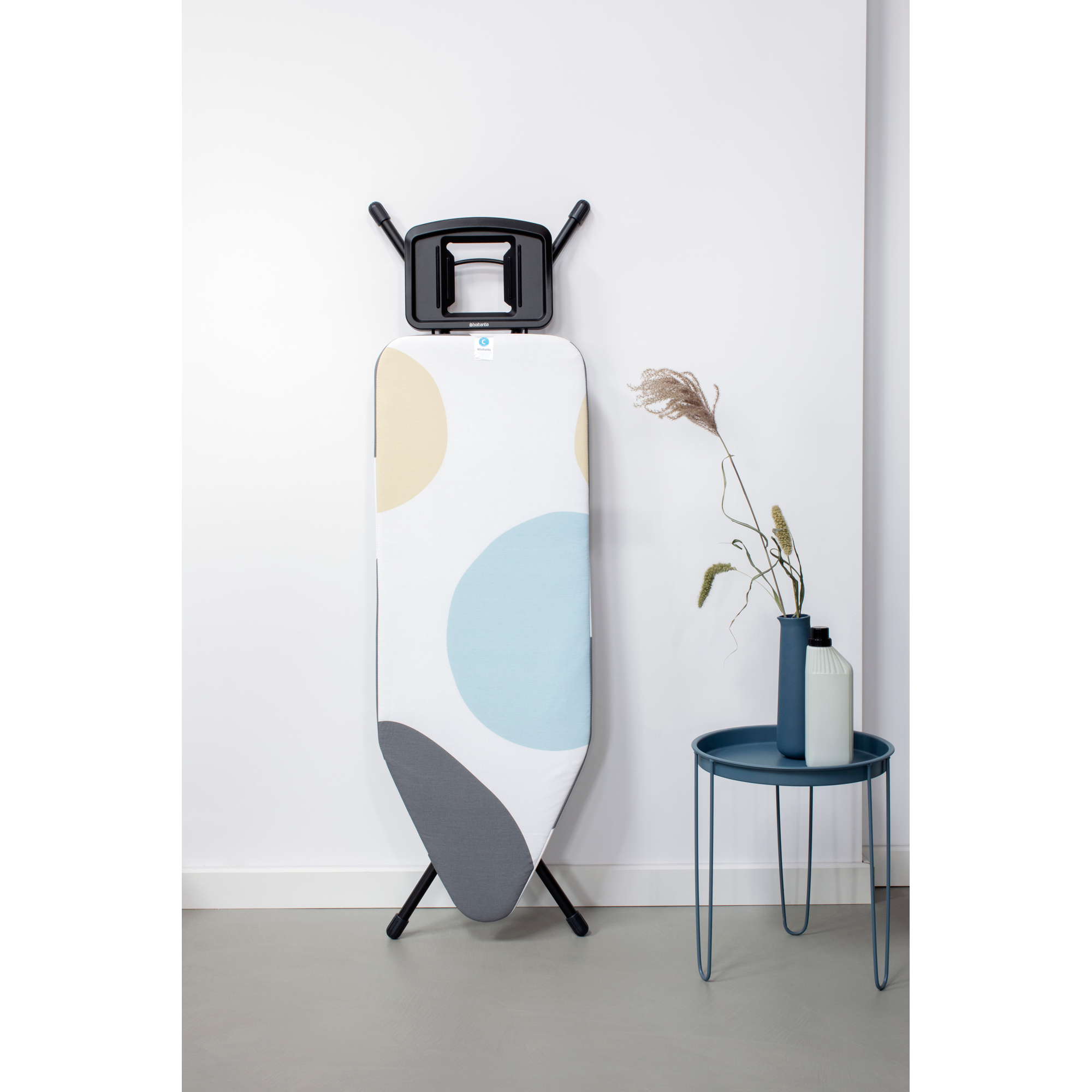 Brabantia Strijkplank C, 124x45 cm, solide strijkerhouder - Spring Bubbles