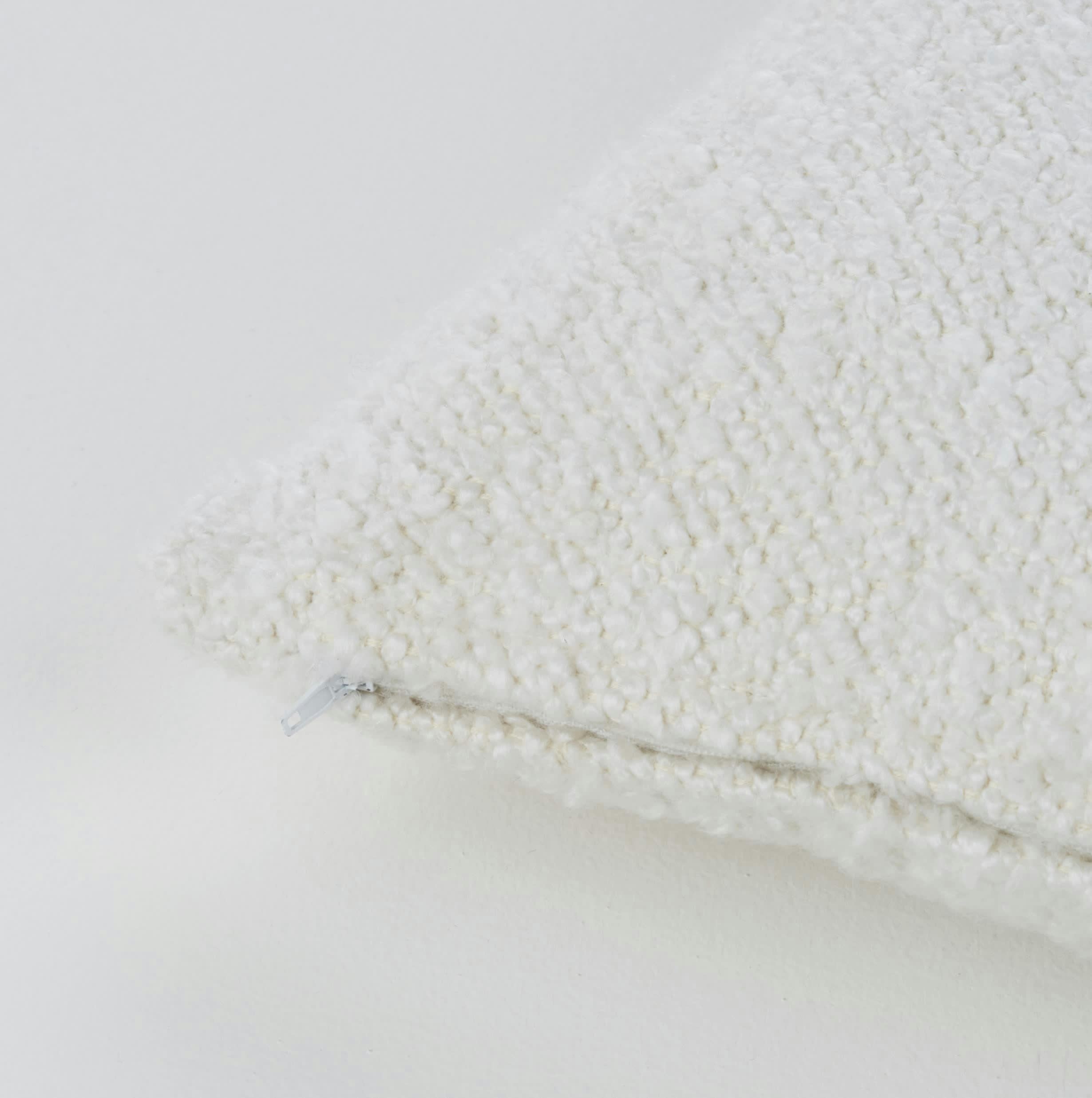 ALBANE - Coussin tissé bouclé écru 30x55