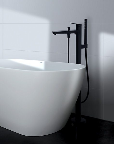 Mitigeur de baignoire monocommande sur pied avec bec et douchette   flexible - Noir mat - 13,5x31,2x95cm - Wave