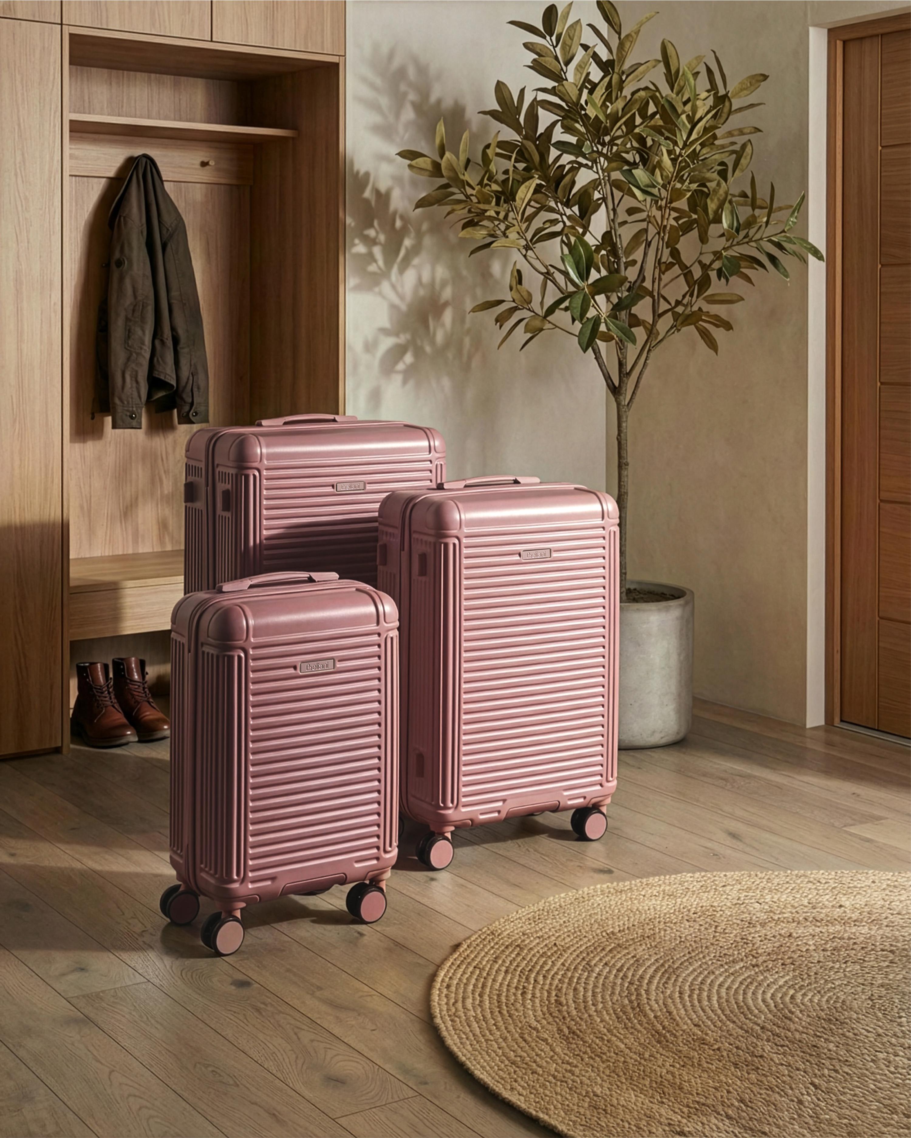 Set of 3 Hard Shell Suitcases MYNTIS Pink