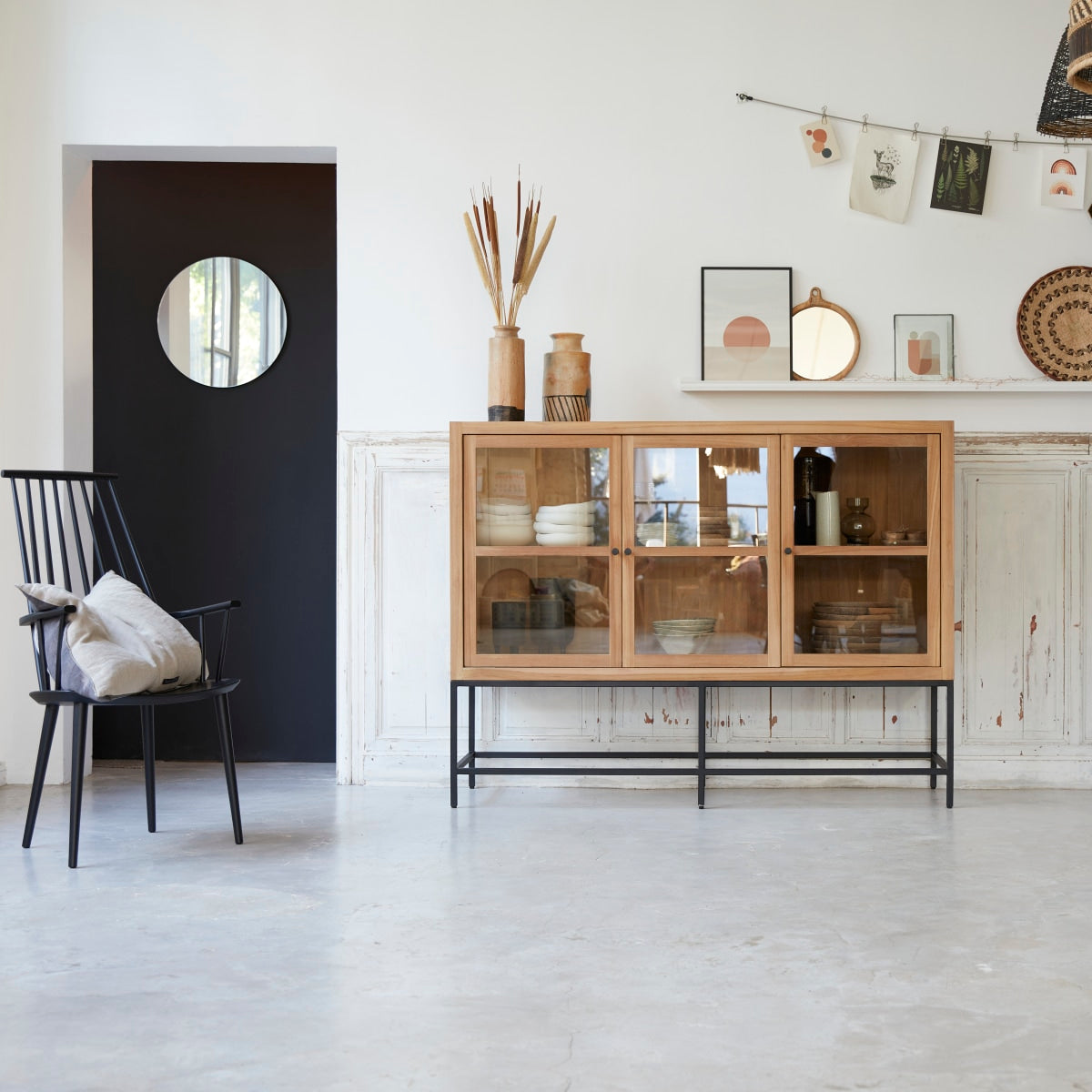 Tikamoon - Babeth - Lage vitrinekast in massief teak