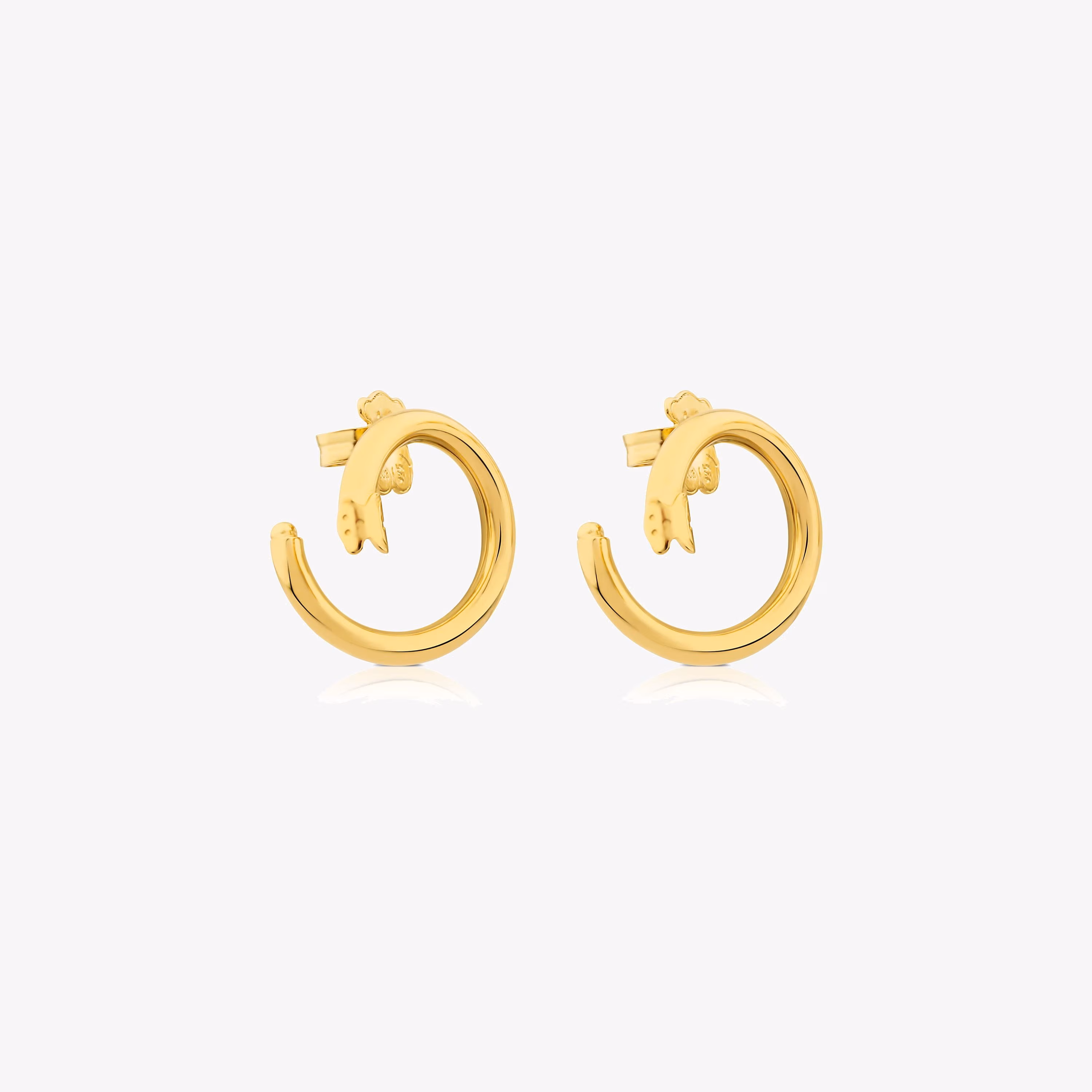 Pendientes medianos con baño de oro 18 kt sobre plata Hold