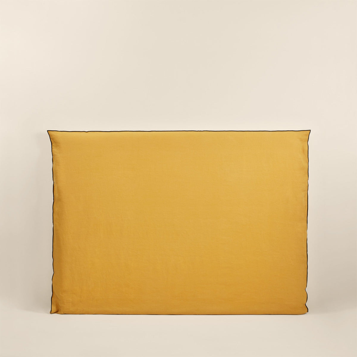 Madura Hoes voor hoofdbord Carlina oker en zwarte hommel 190x134 cm