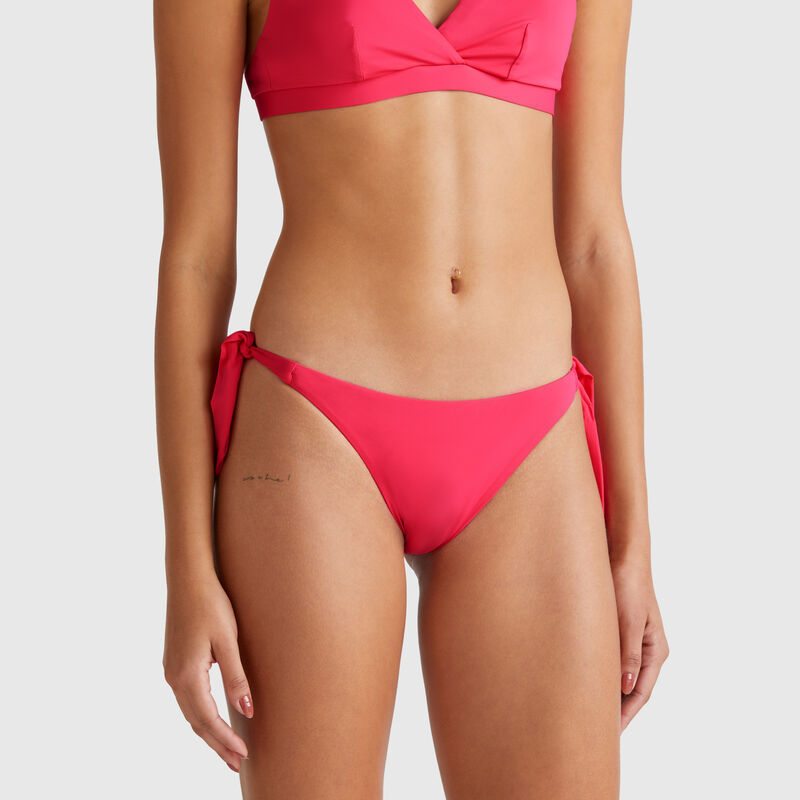Swim bottoms in ECONYL® with bows