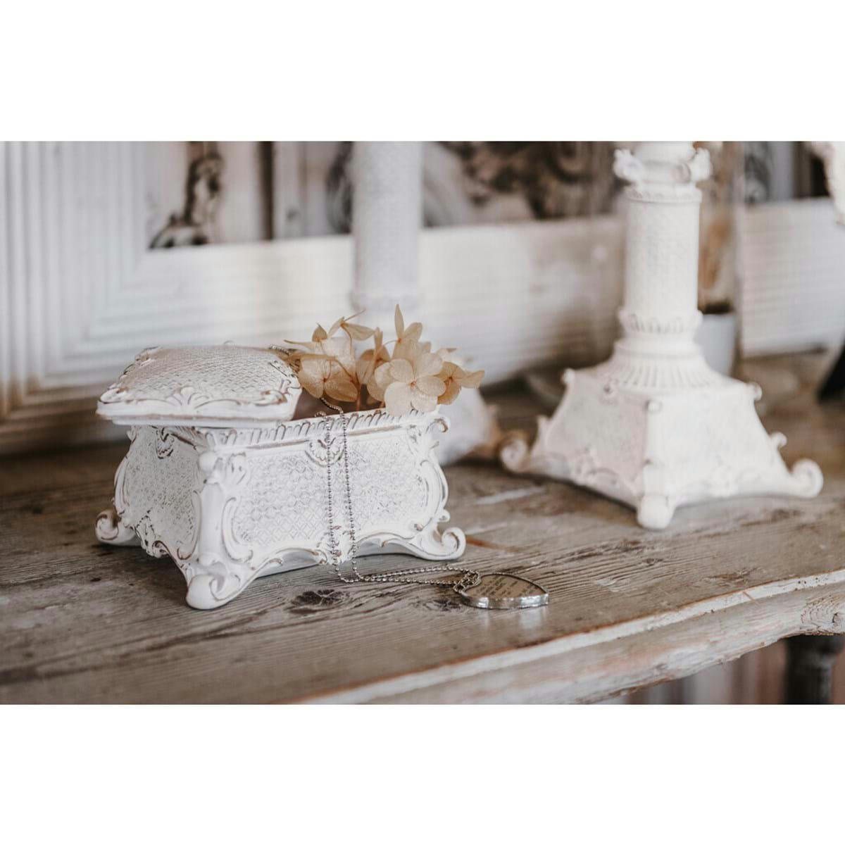 - Boite en résine blanche H7