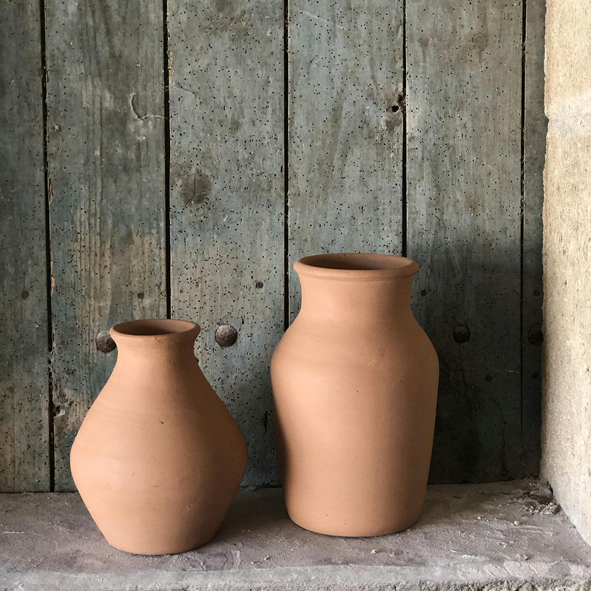 - Set de 2 vases en terre cuite
