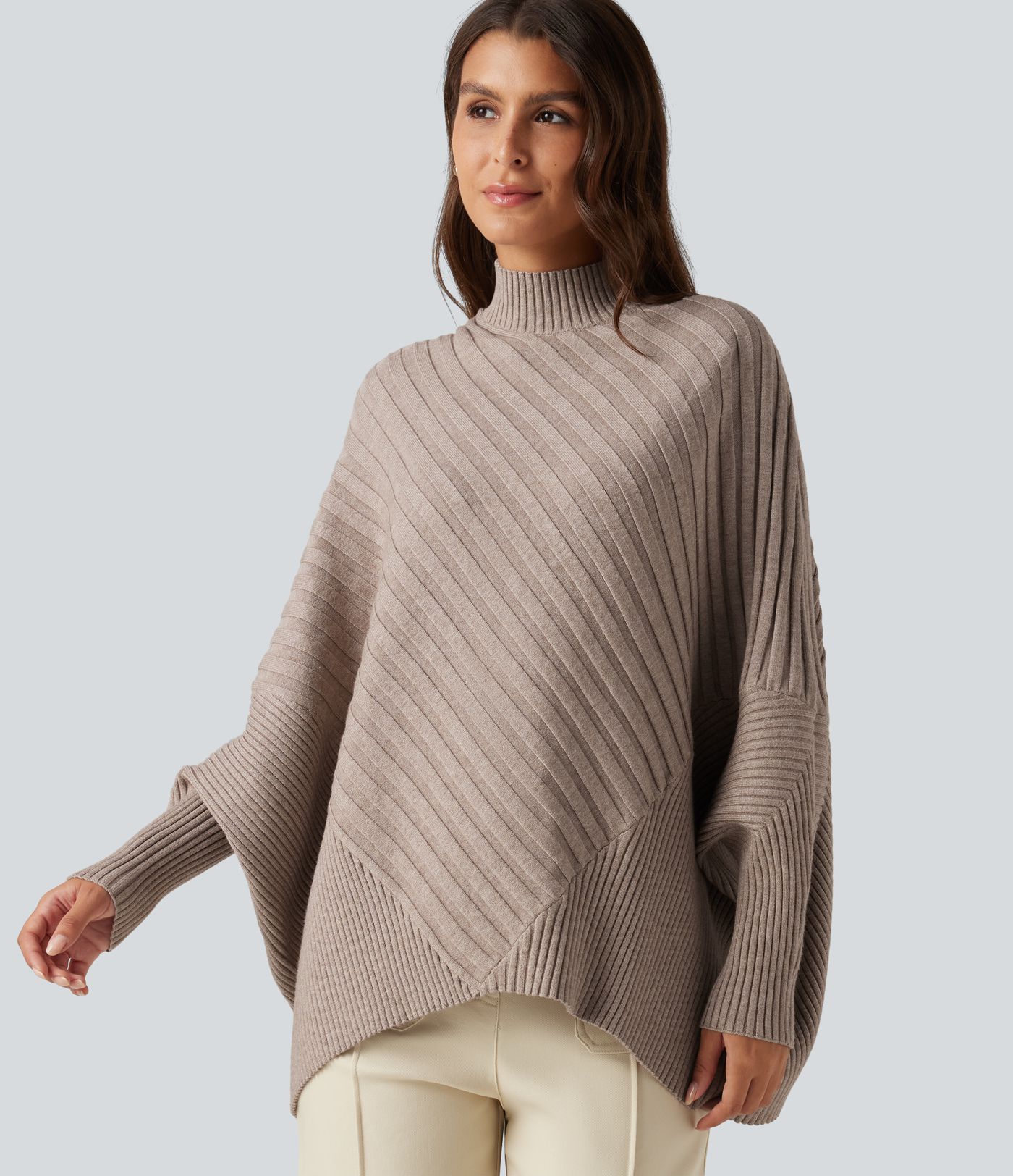 Pull oversize à col montant et manches longues chauve-souris
