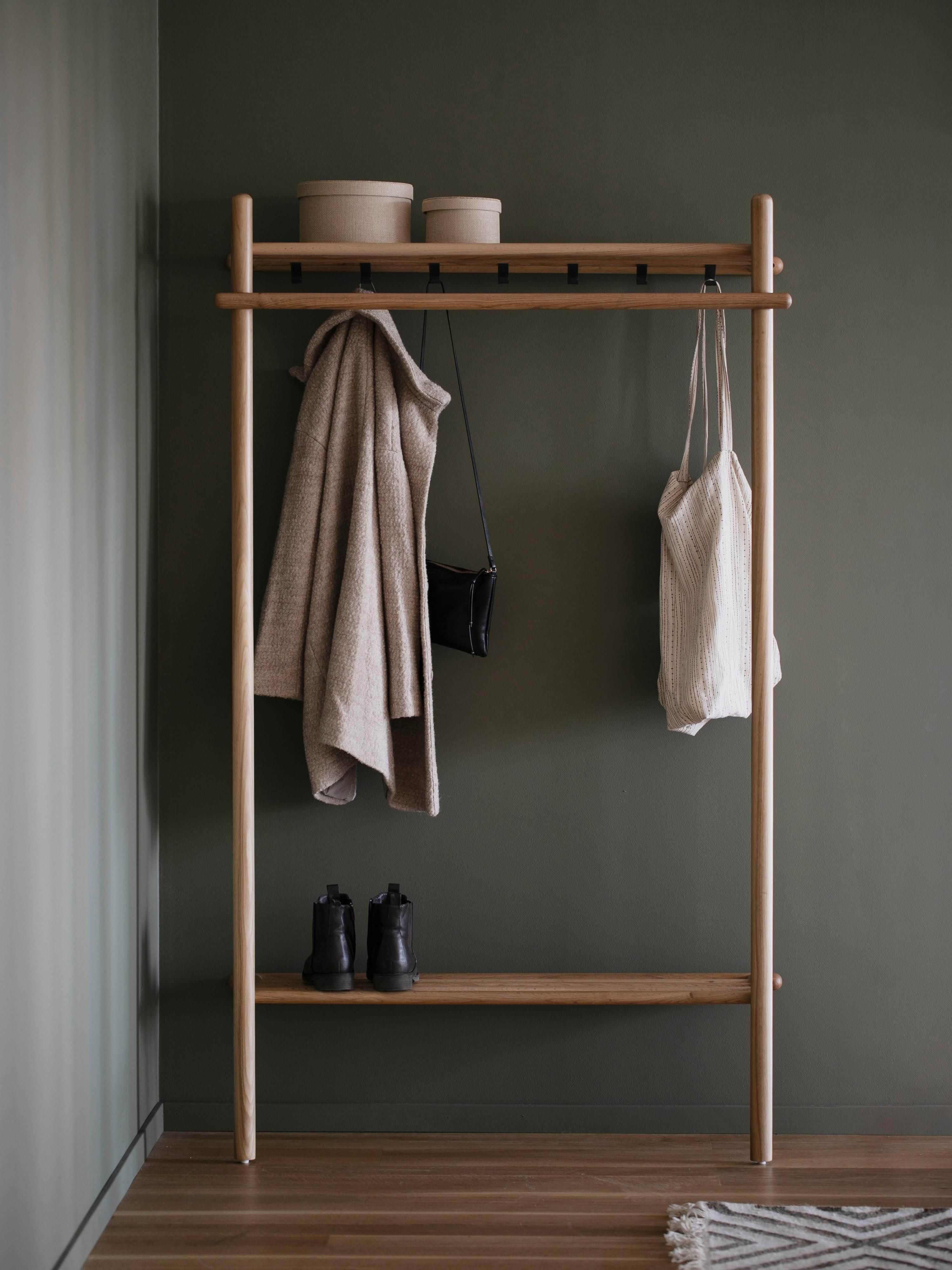 Wandgarderobe Milford aus Eichenholz