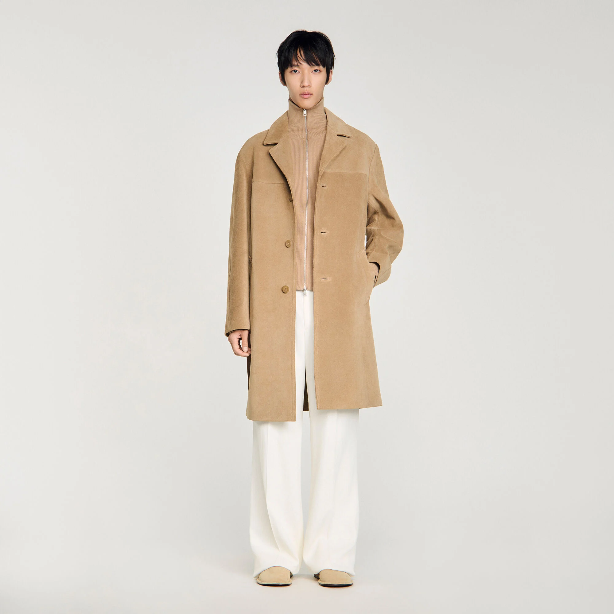 Manteau long en cuir ceinturé