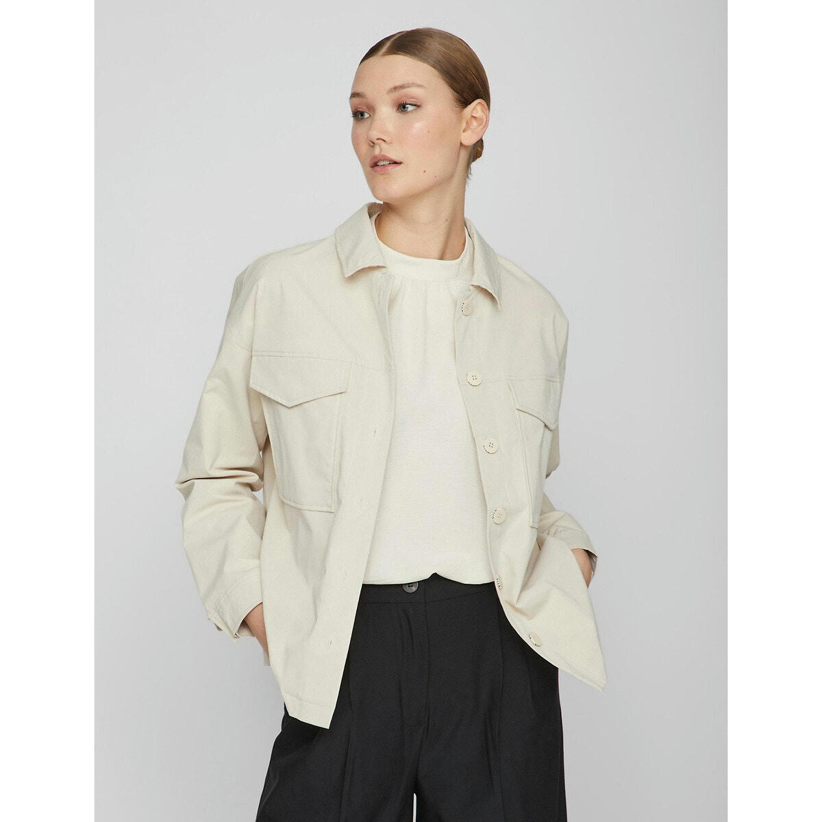 Veste courte boutonnée