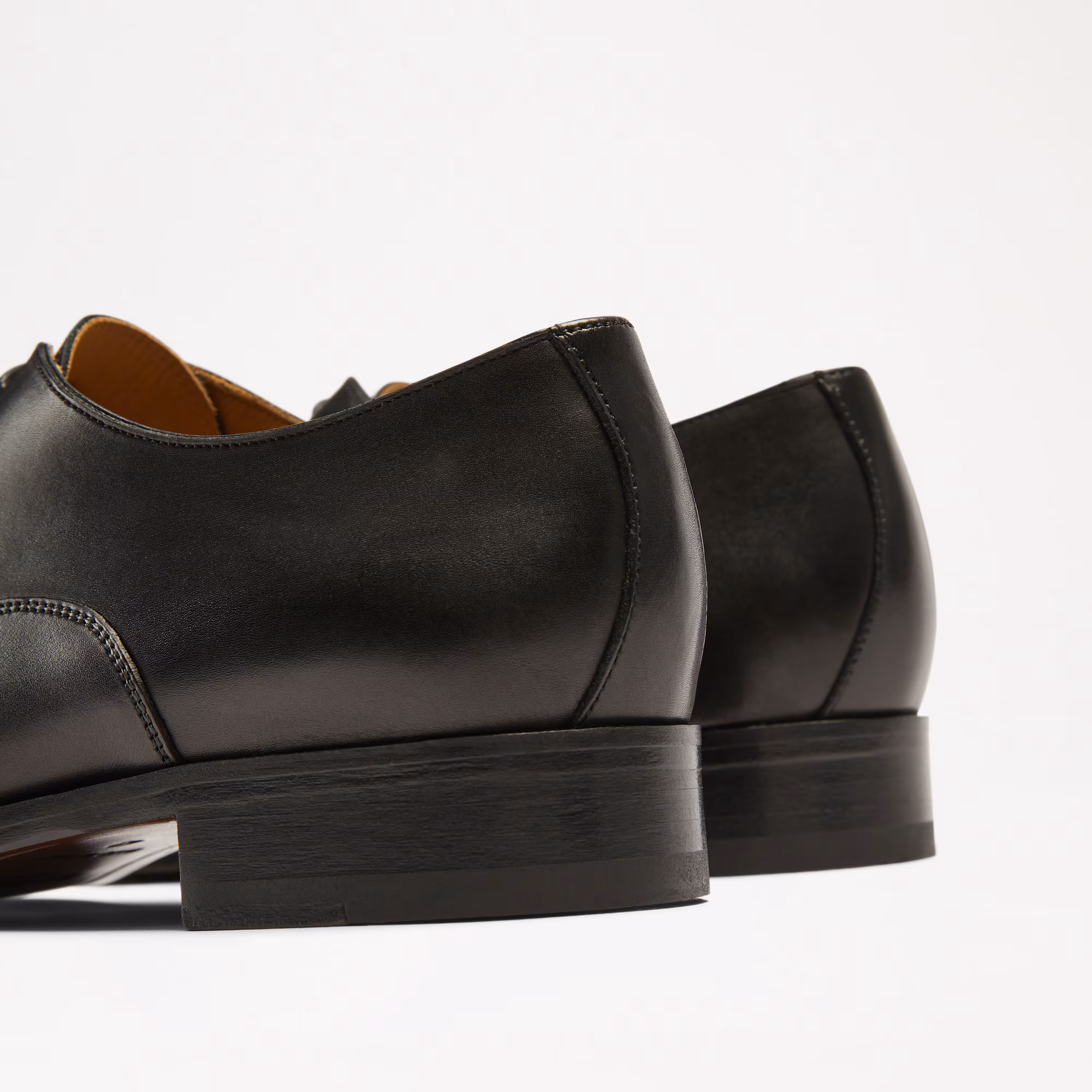 Cumulus<br>Toe-Cap Oxford