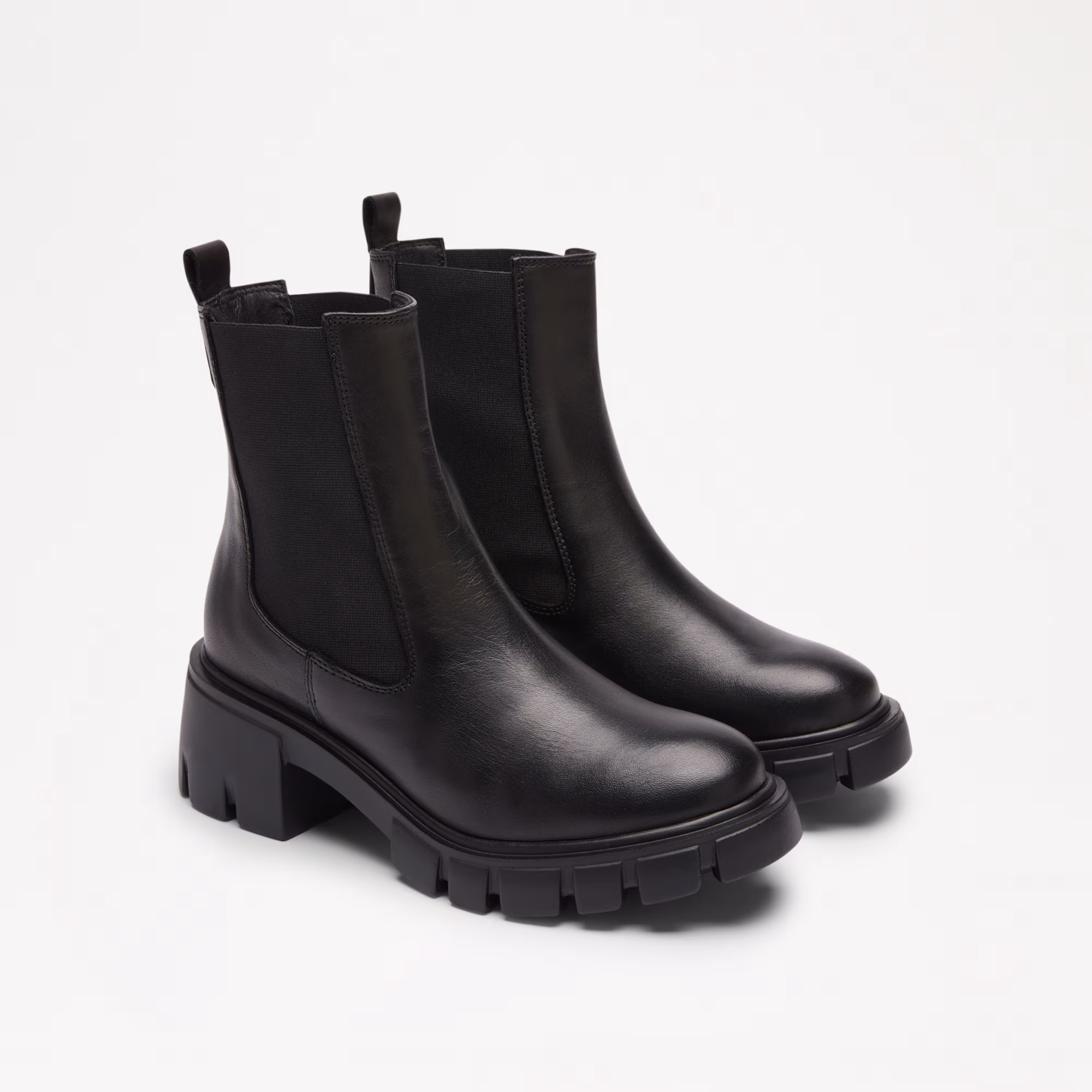 City Low<br>Cleated Heel Chelsea Boot