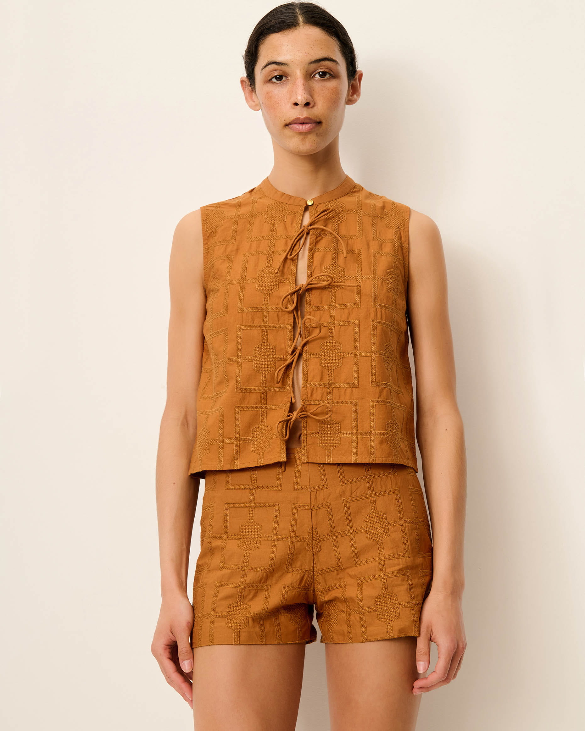 Short Belo