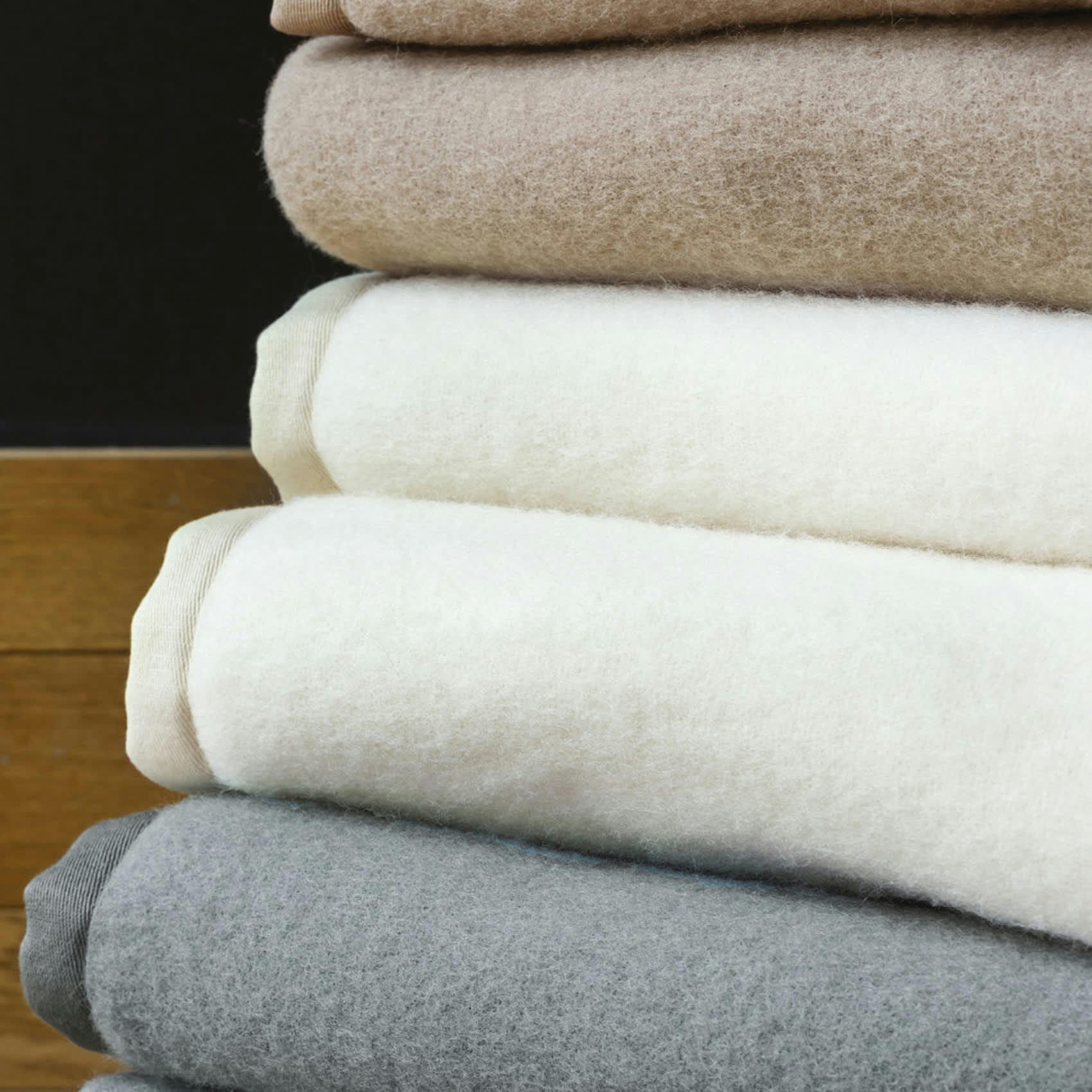 VICTORIA - Couverture unie en laine d'agneau laine naturel  x