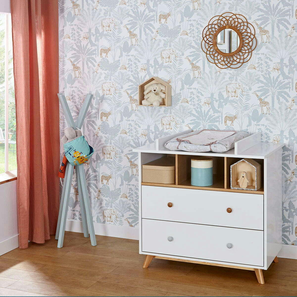 KOMBU - Commode bébé effet bois blanc et bois