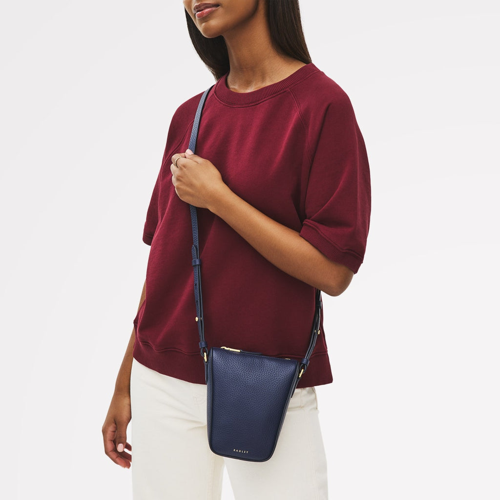 Oak Street - Medium Phone Cross Body Bag
