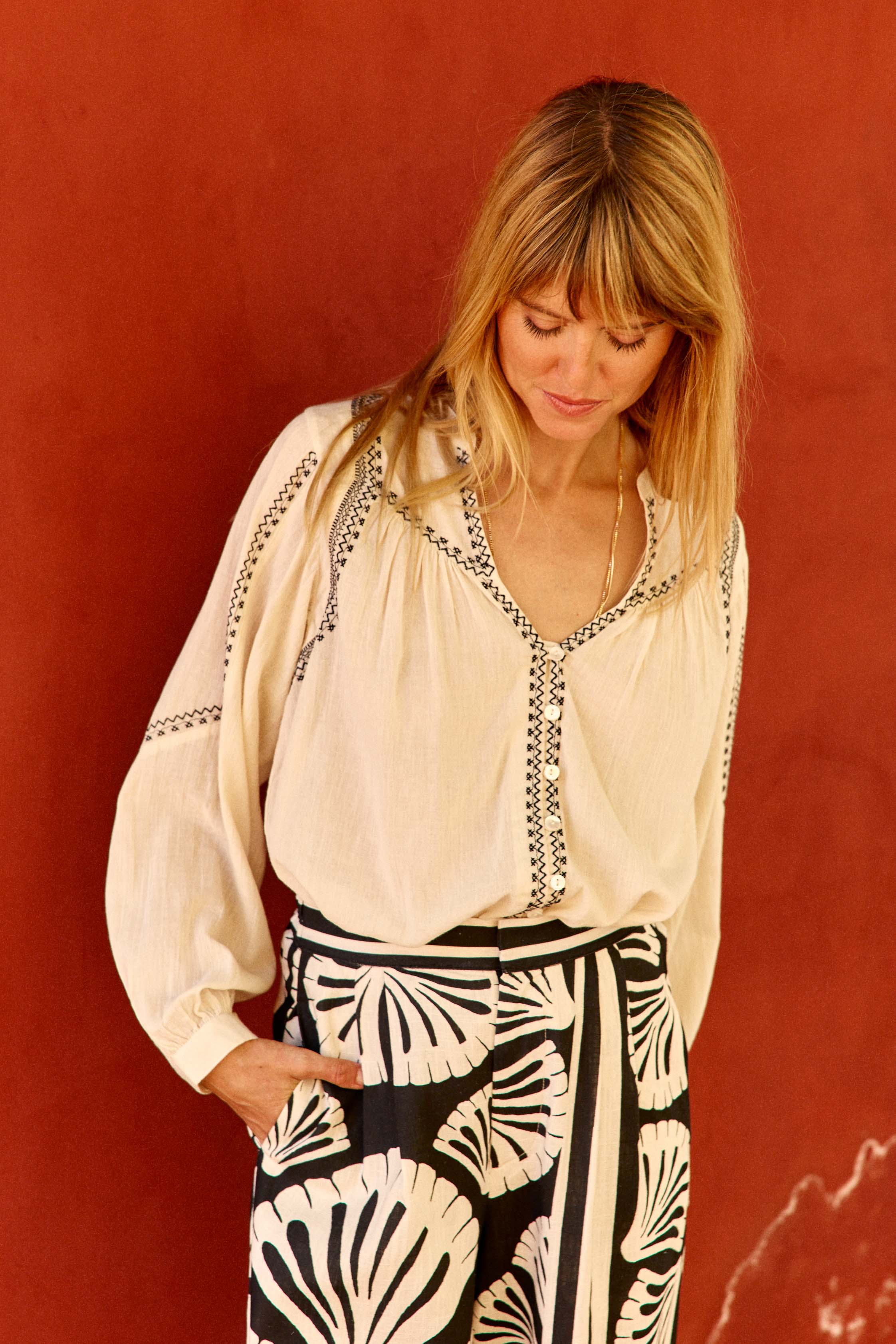 Blanka - Blouse droite à broderies