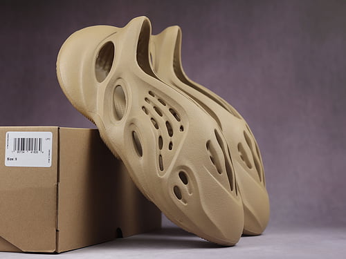 Adidas Yeezy Foam RNNR Ochre