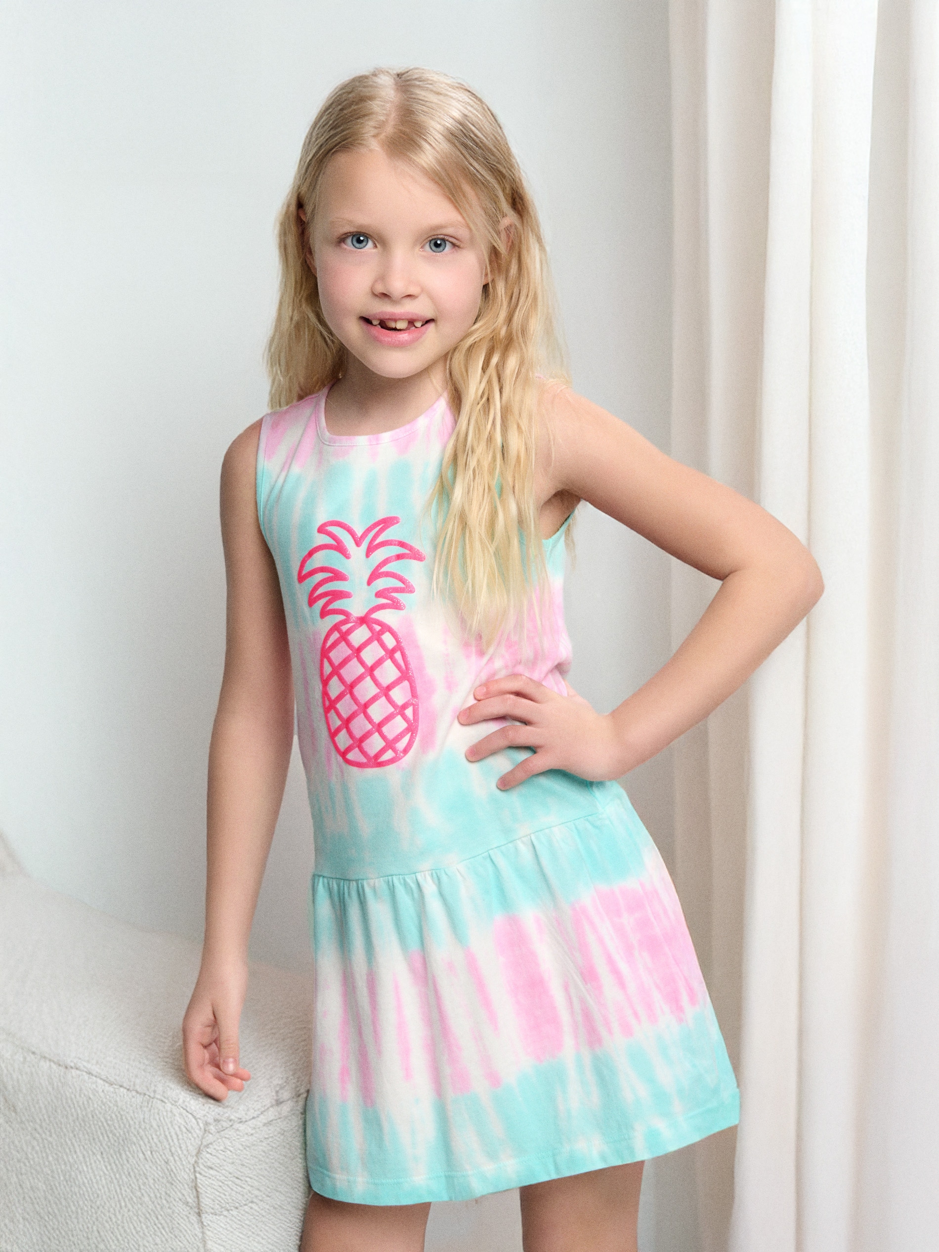 Sukienka z baskinką tie-dye