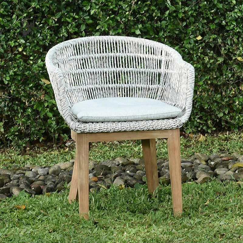 LOUNGE - Fauteuil en résine tressée grise chiné  avec coussin