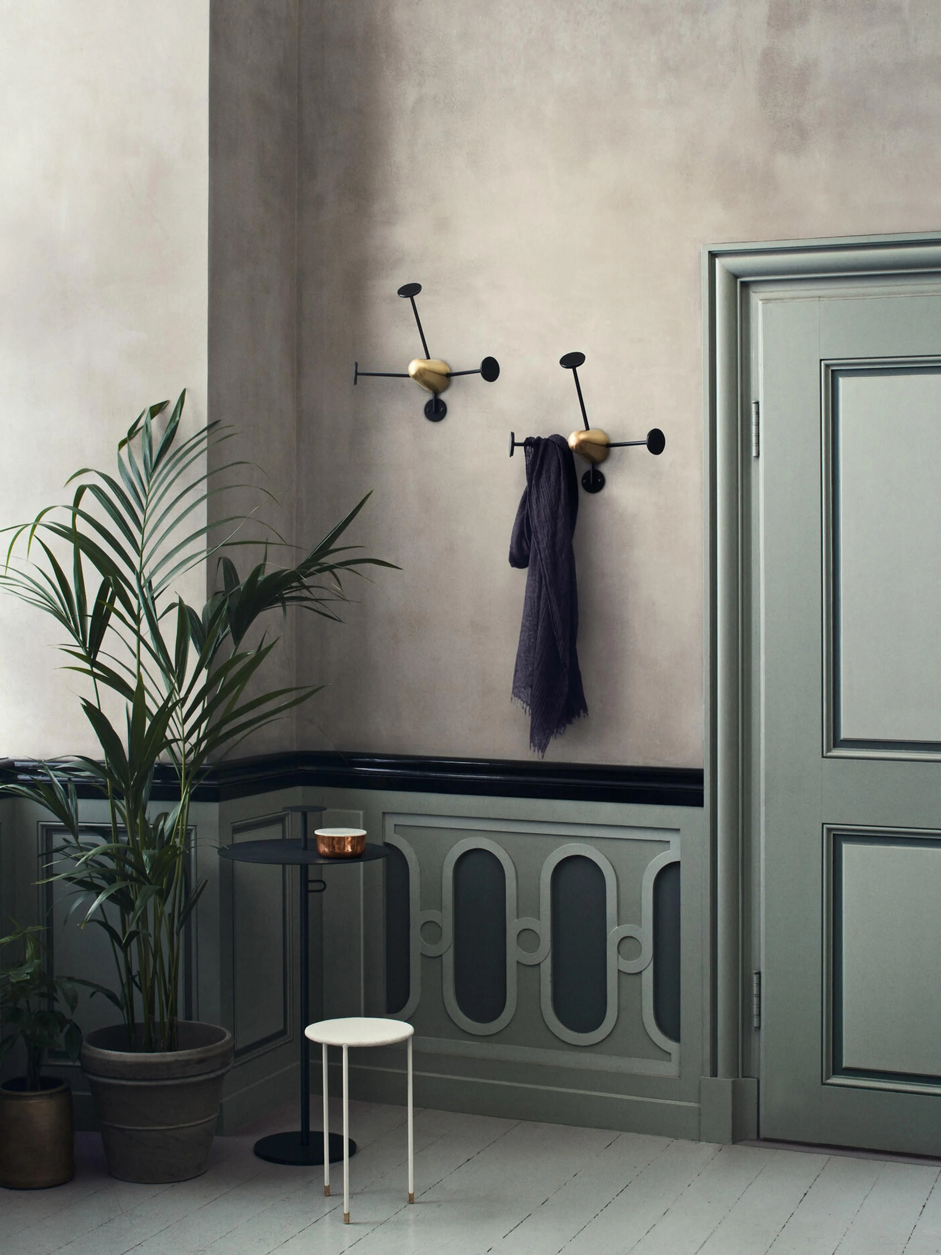 Wandgarderobe Matégot aus Metall
