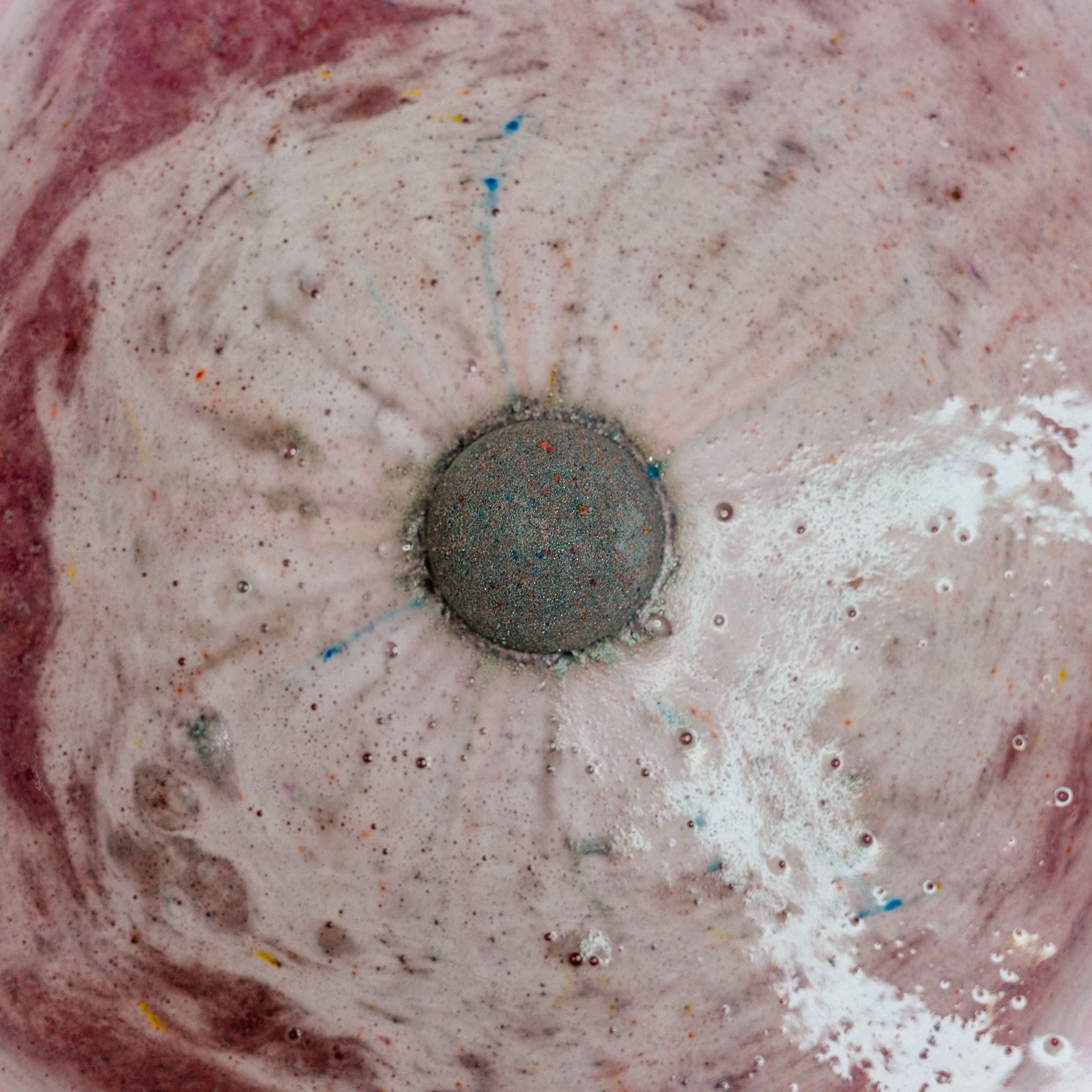 Scentish Carbon Poppy Bath Bomb Round