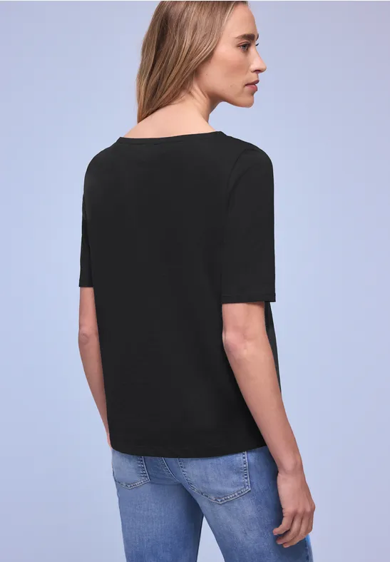 Shirt mit U-Boot-Ausschnitt