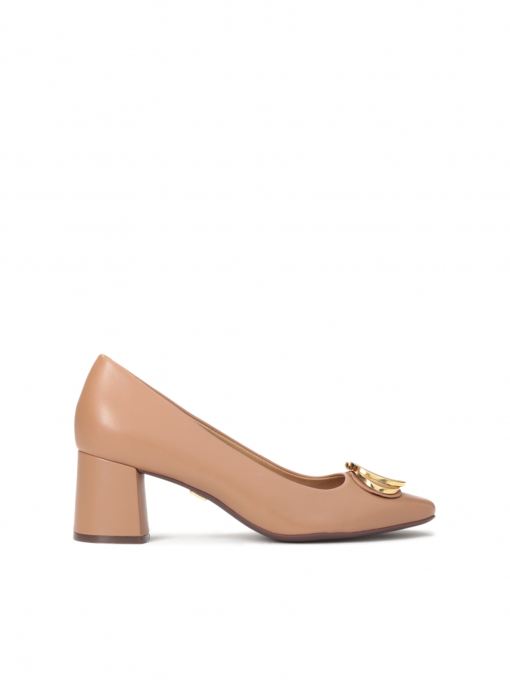 Ladies' light brown pumps