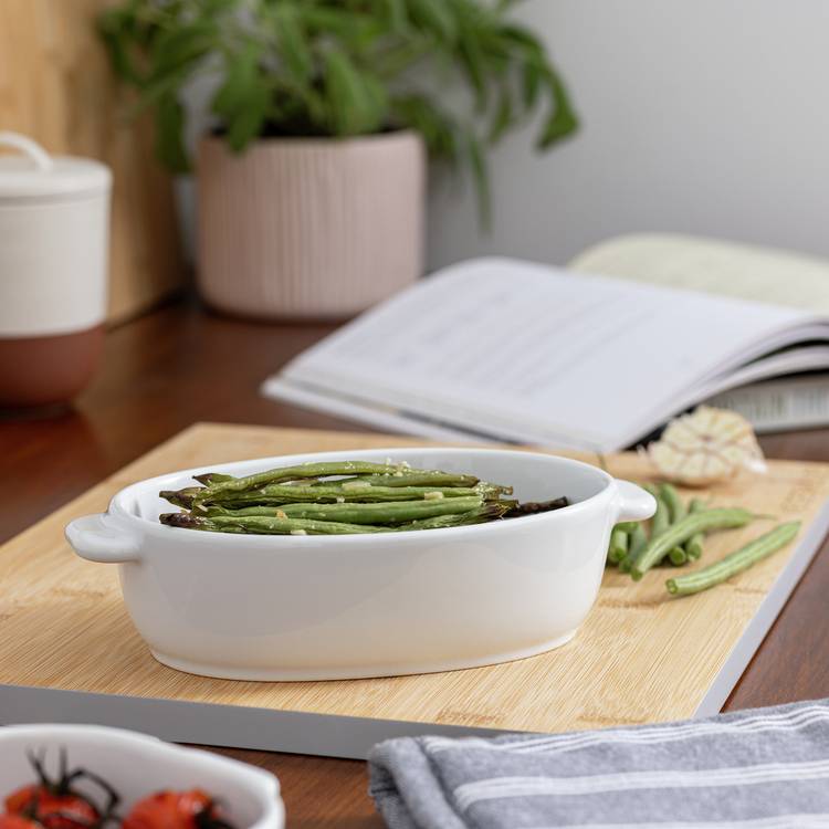 Habitat Riko 21cm Small Porcelain Oval Roaster