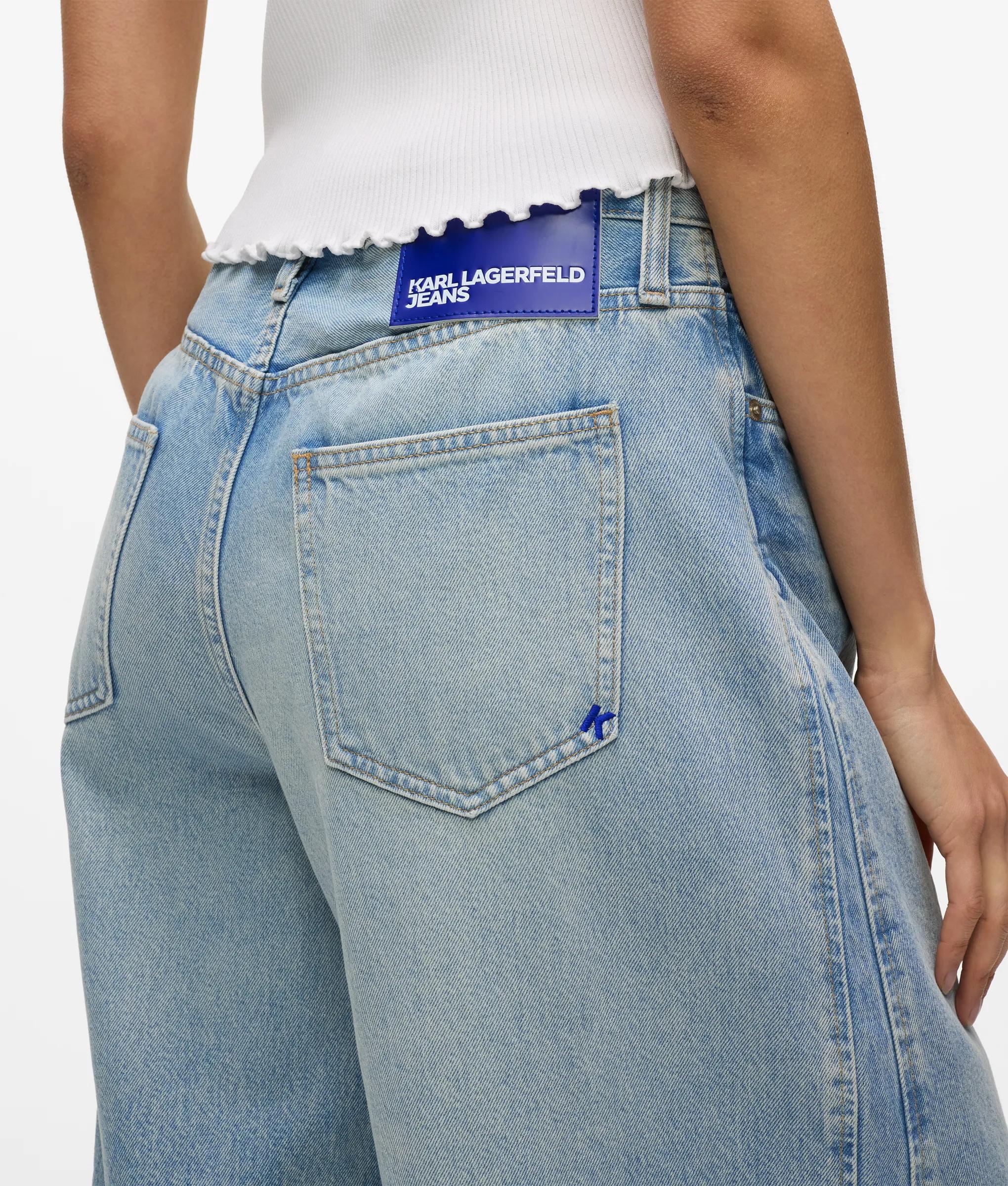Jean taille basse jambes larges à panneaux