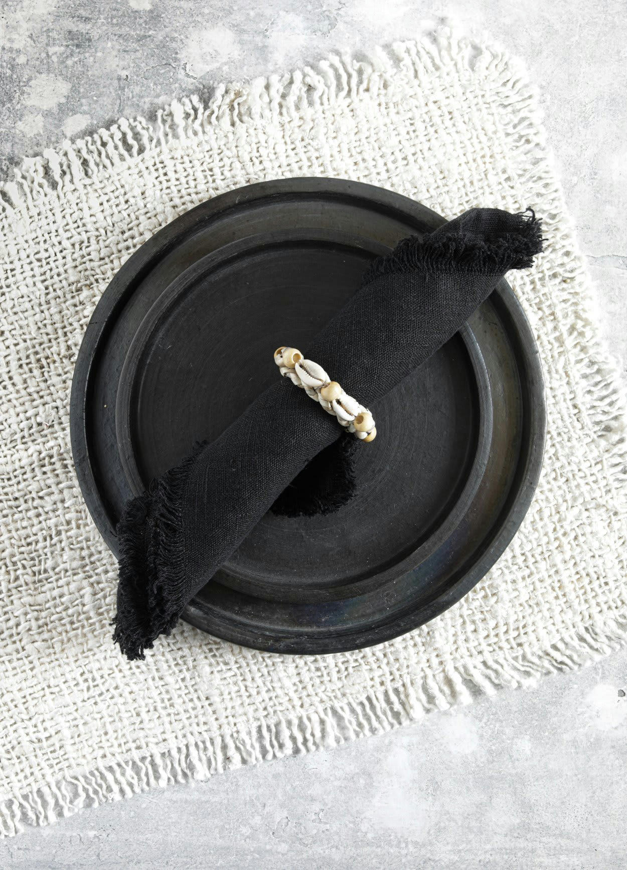 BURNED - Assiette en terracotta noire petite