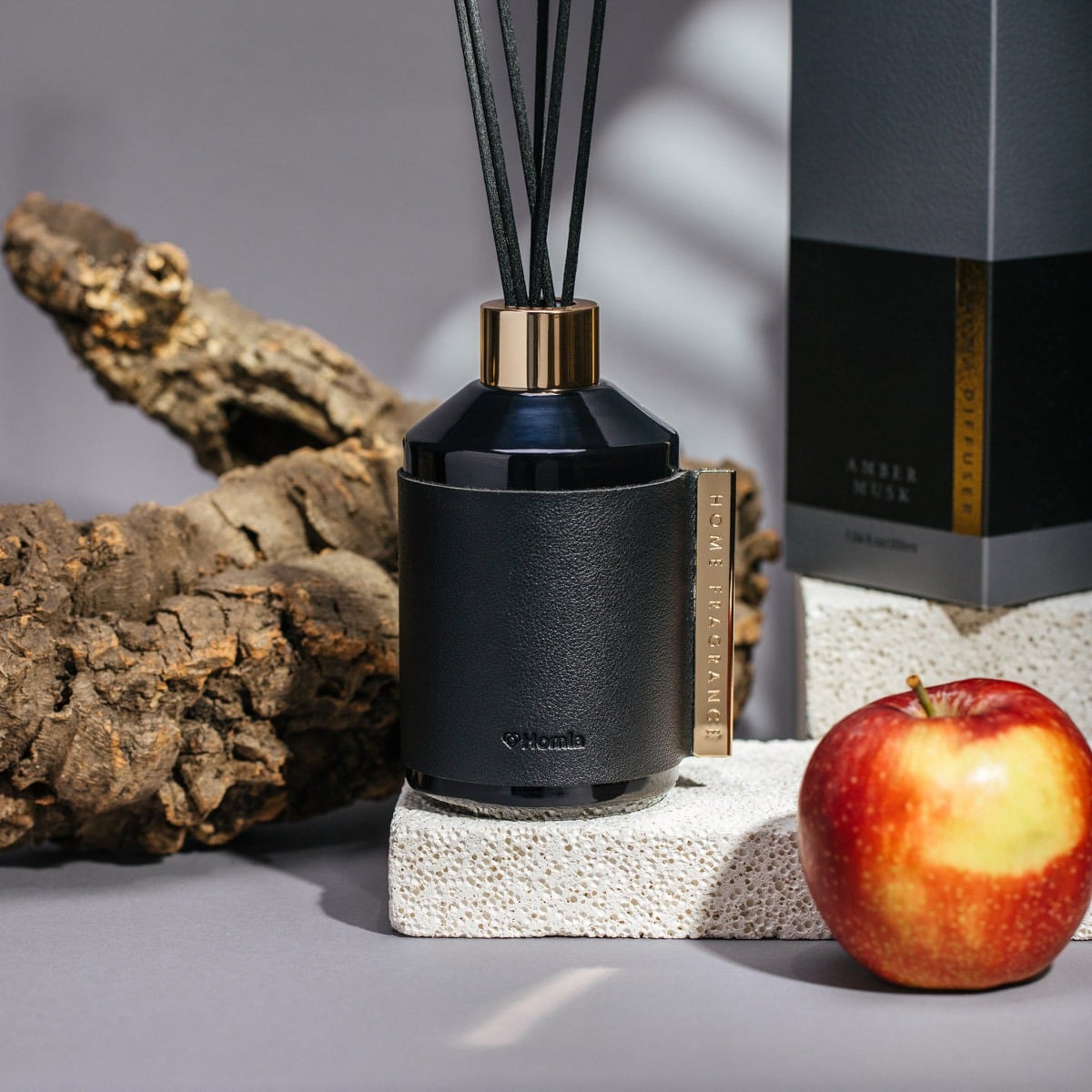 Dyfuzor zapachowy SLEEK LEATHER Amber Musk 200 ml