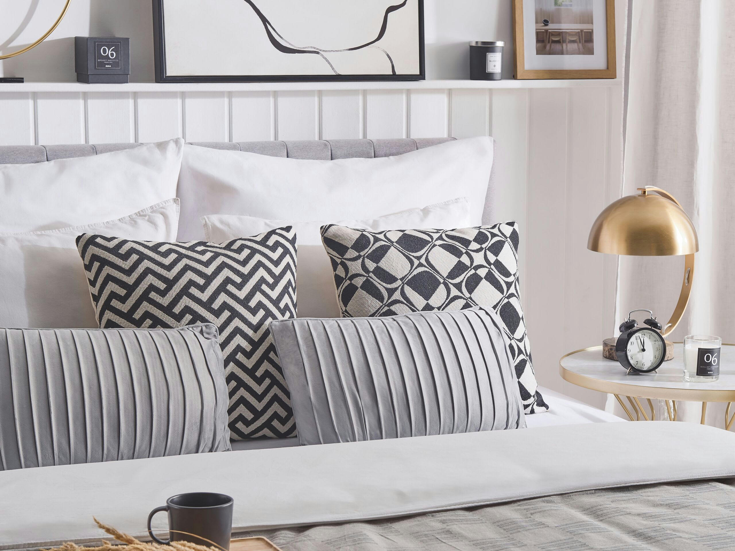 KOMANA - Lot de 2 coussin décoratifs en tissu gris 30x12cm